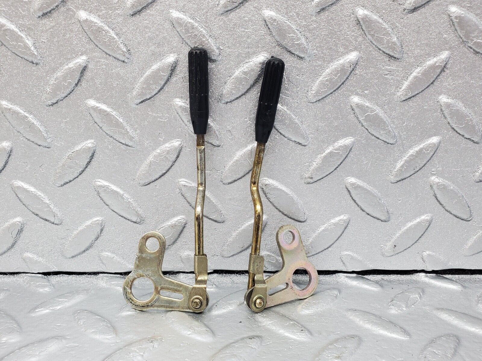 45733 Mercedes-Benz W126 420SE Rear Door Lock Knob Pair