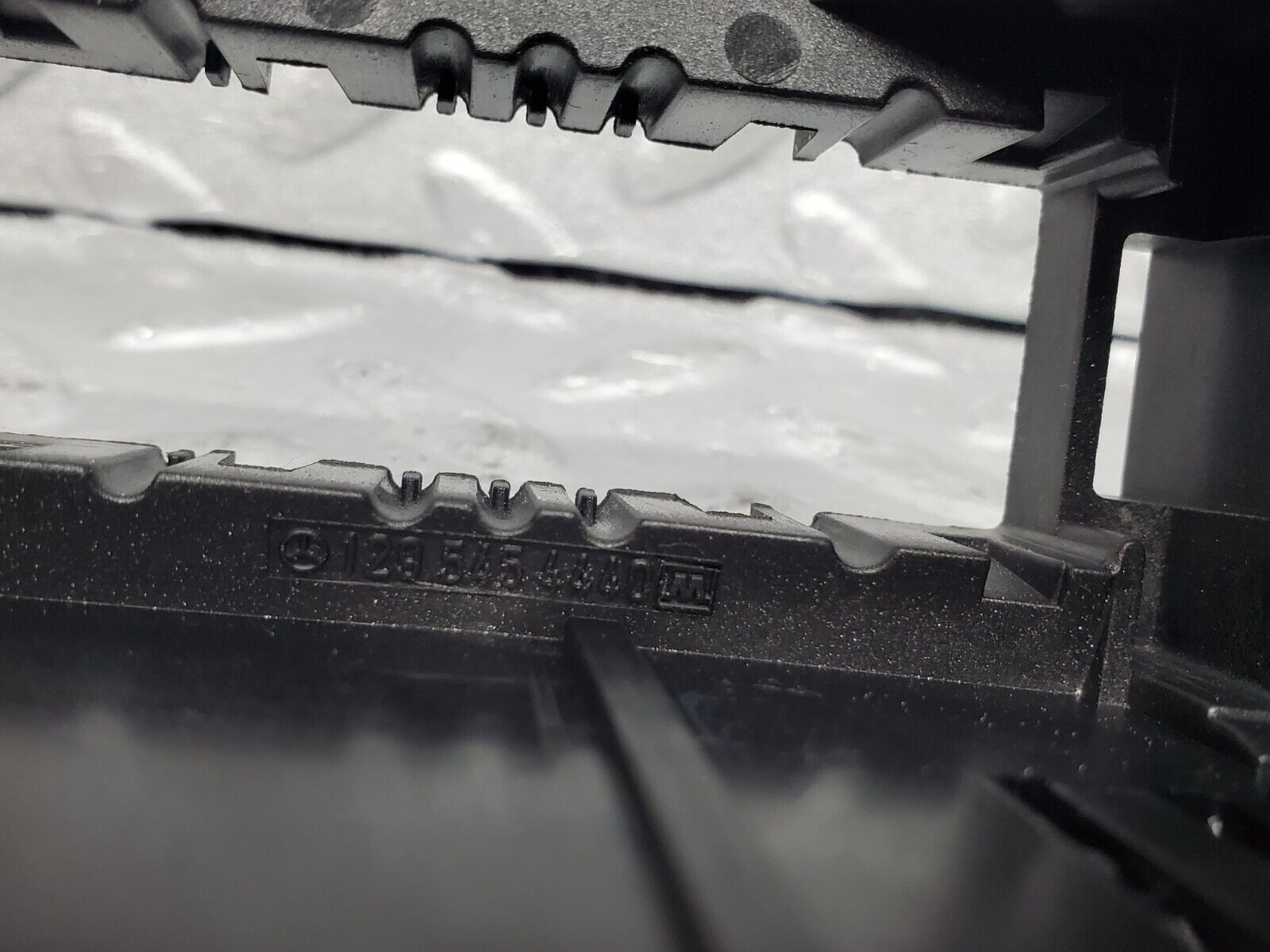 45095 Mercedes-Benz R129 300SL Coupe Switch Relay Bracket 1295454440