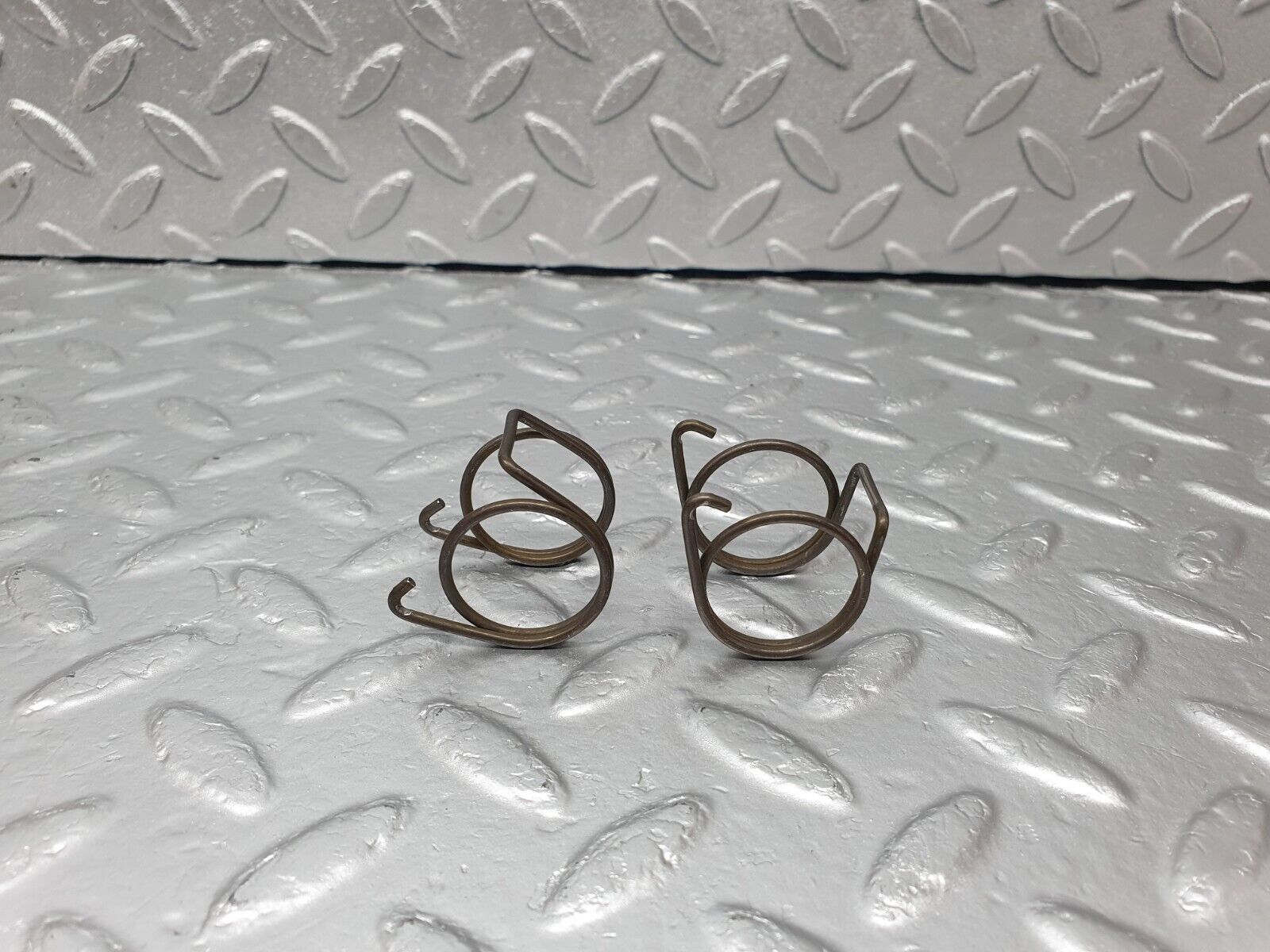 43363 Mercedes-Benz W108 280SE Valve Rocker Arm Retaining Spring