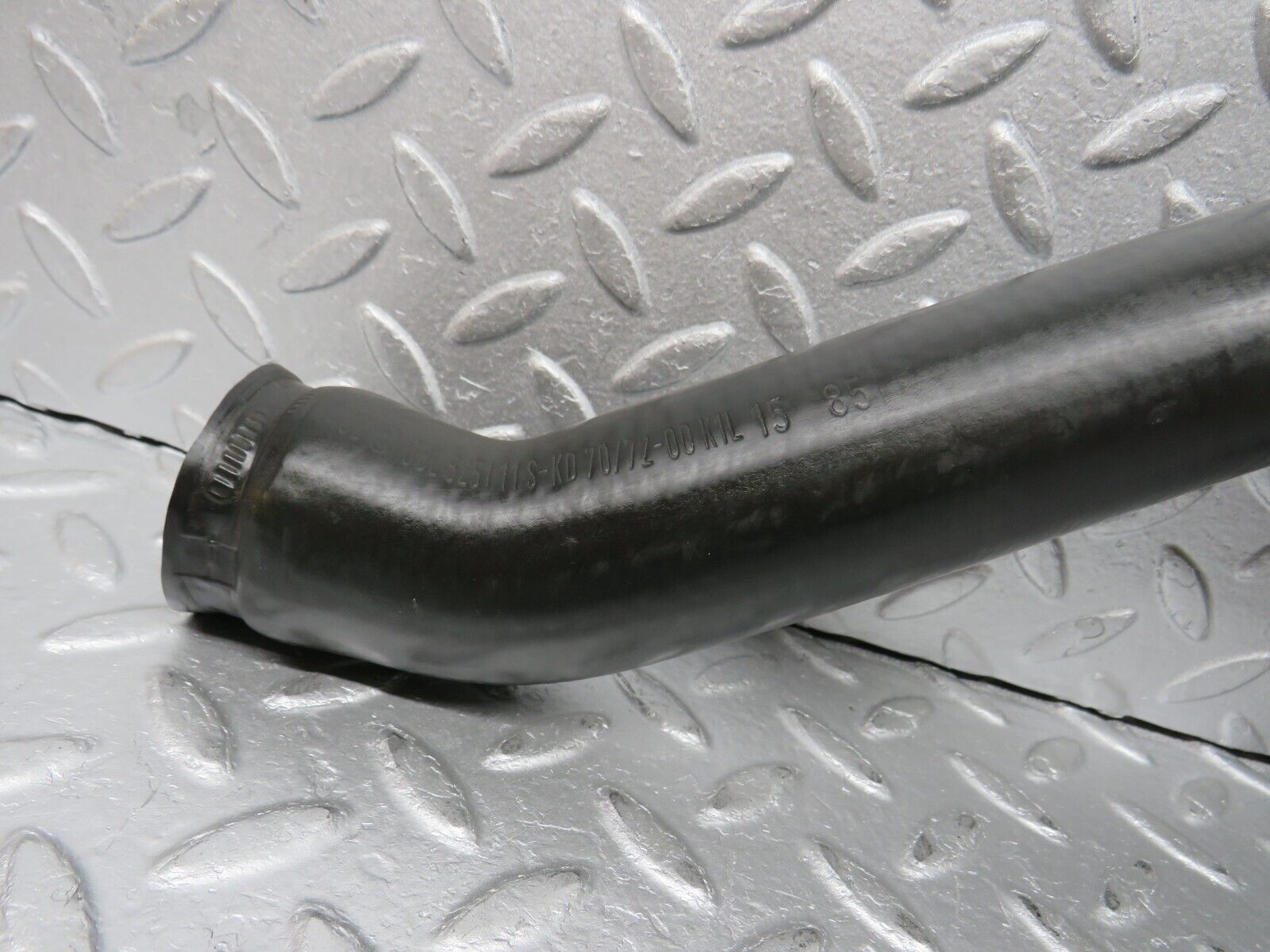 39179 Mercedes-Benz R107 500SL Lower Radiator Hose Pipe 1075011482