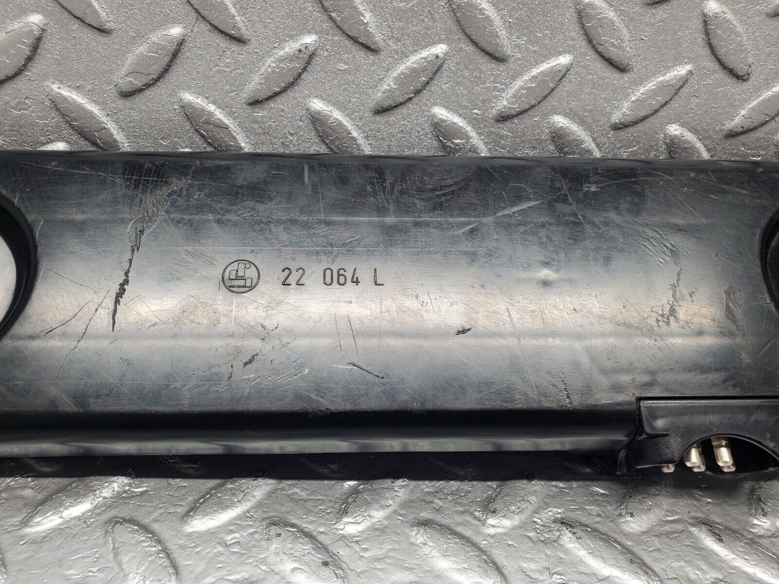 46438 Mercedes-Benz C123 280CE Coupe Tail Light Bulb Holder Left Side 22064L