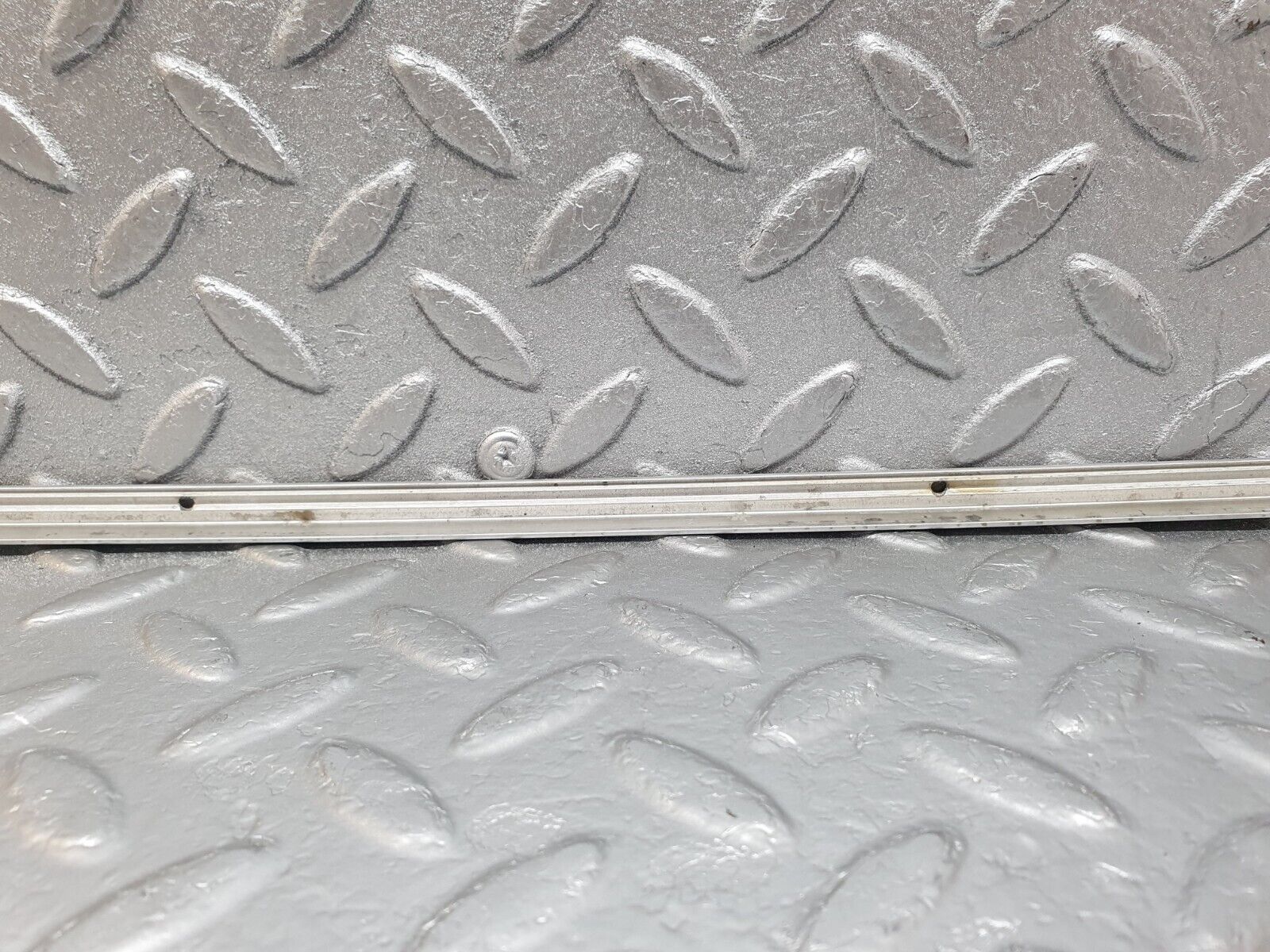 43750 Mercedes-Benz C126 380SEC Coupe Sunroof Chrome Trim