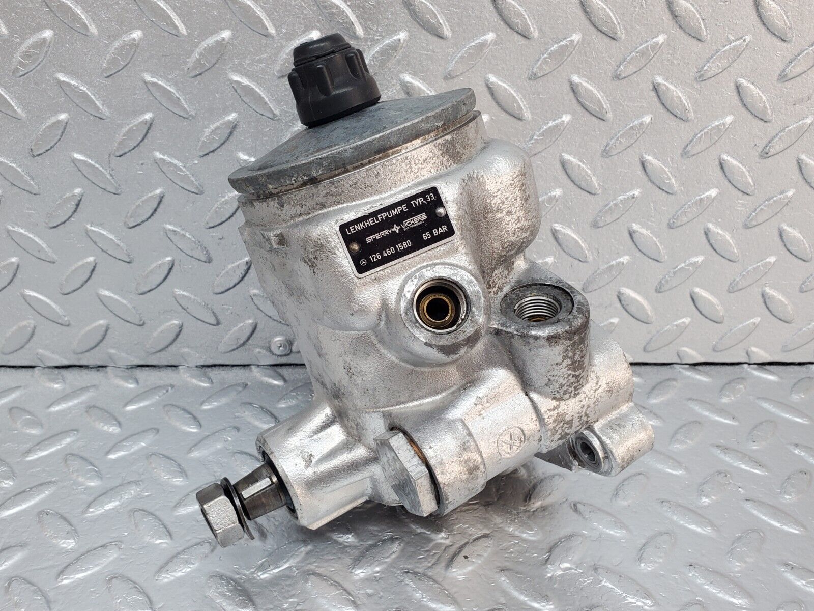 45424 Mercedes-Benz 280E M110.983 Power Steering Pump 1264601580