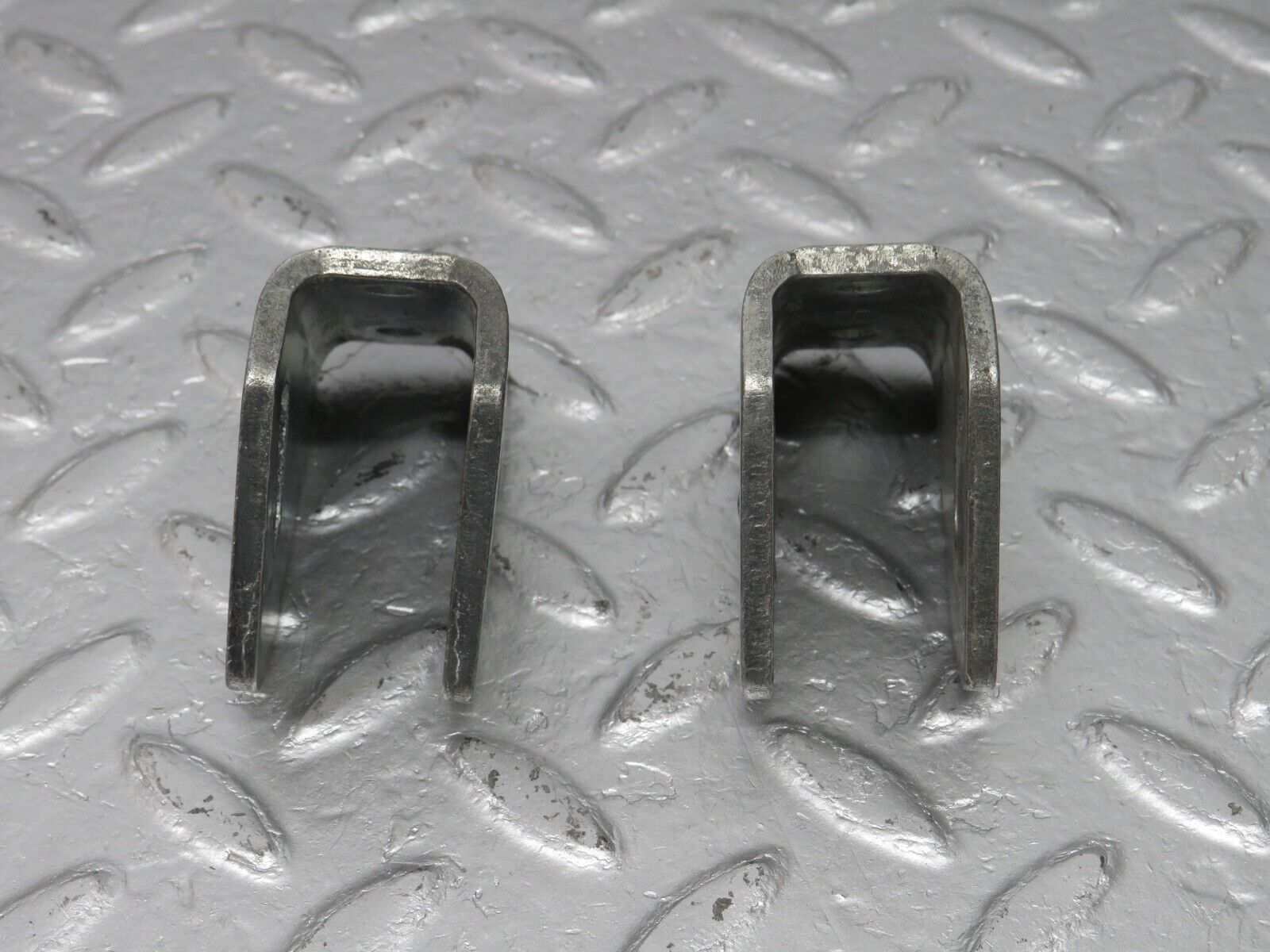 40053 Mercedes-Benz R107 350SL Soft Top Bracket Pair