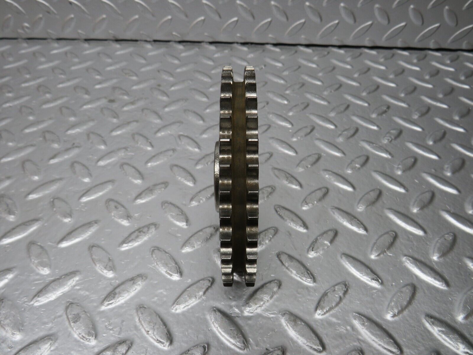 32949 Mercedes-Benz C107 R107 450 V8 Camshaft Timing Gear 1160520601