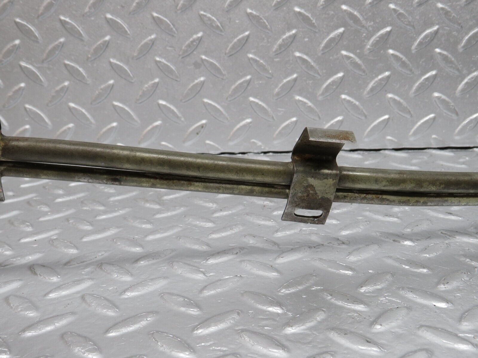 40075 Mercedes-Benz R107 350SL Oil Pipe Line