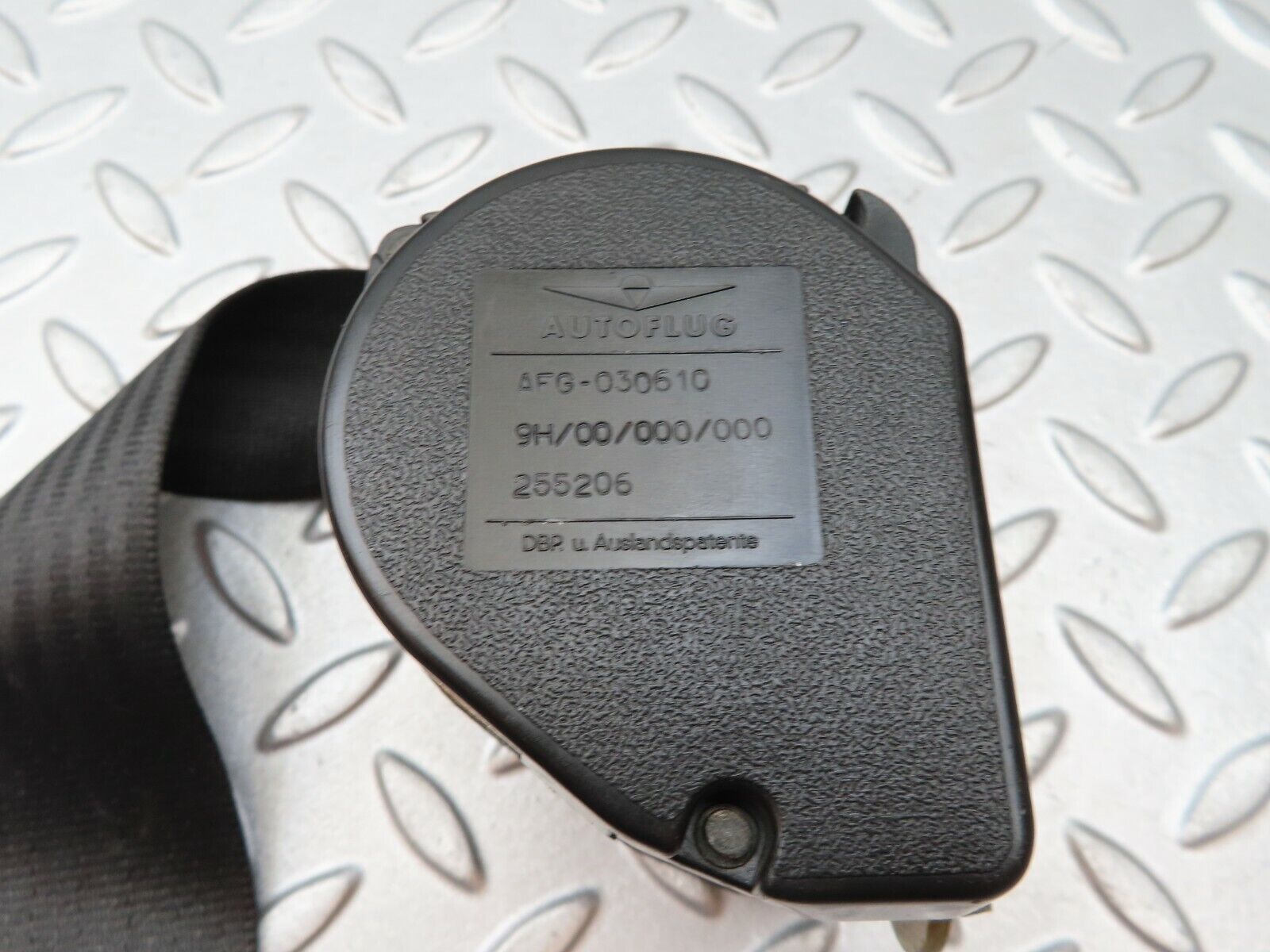 4405 Mercedes-Benz W123 230E Rear Left Seat Belt 1238607885