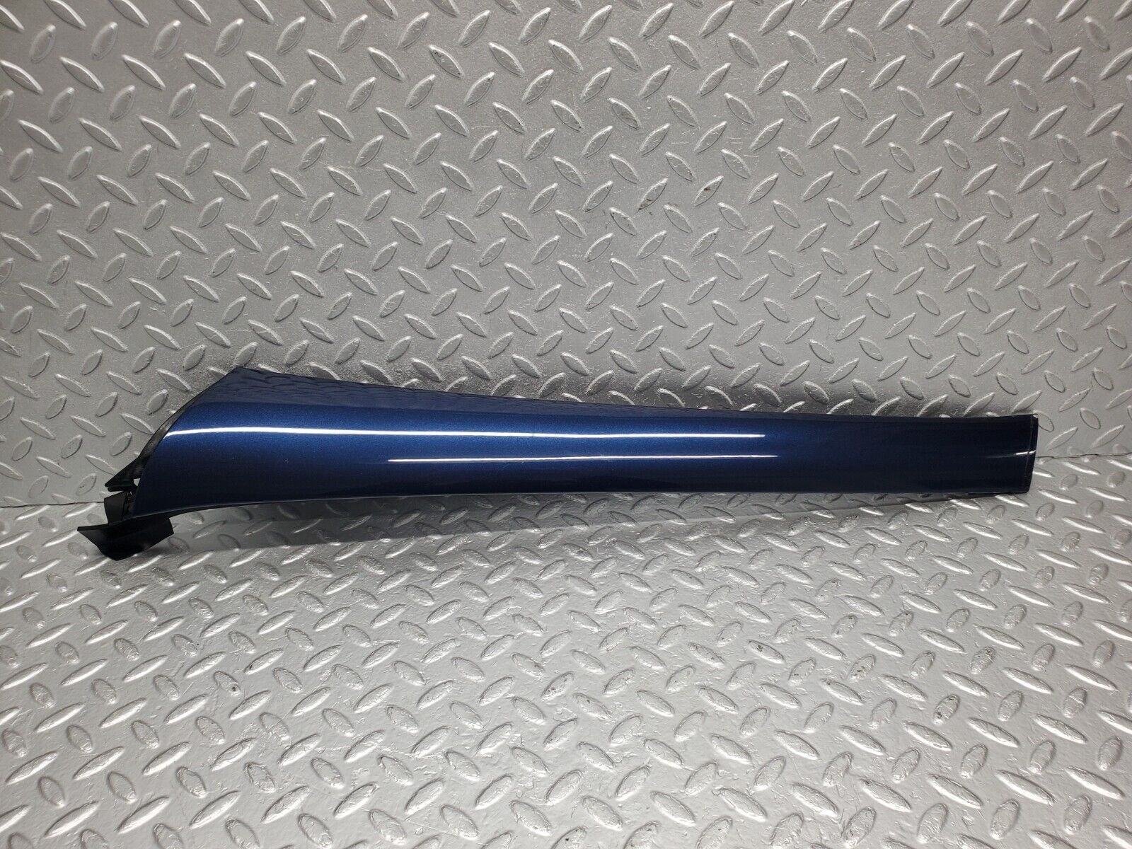 46757 Mercedes-Benz R129 320SL Coupe A Pillar Exterior Trim Right 1296980218 1296980198