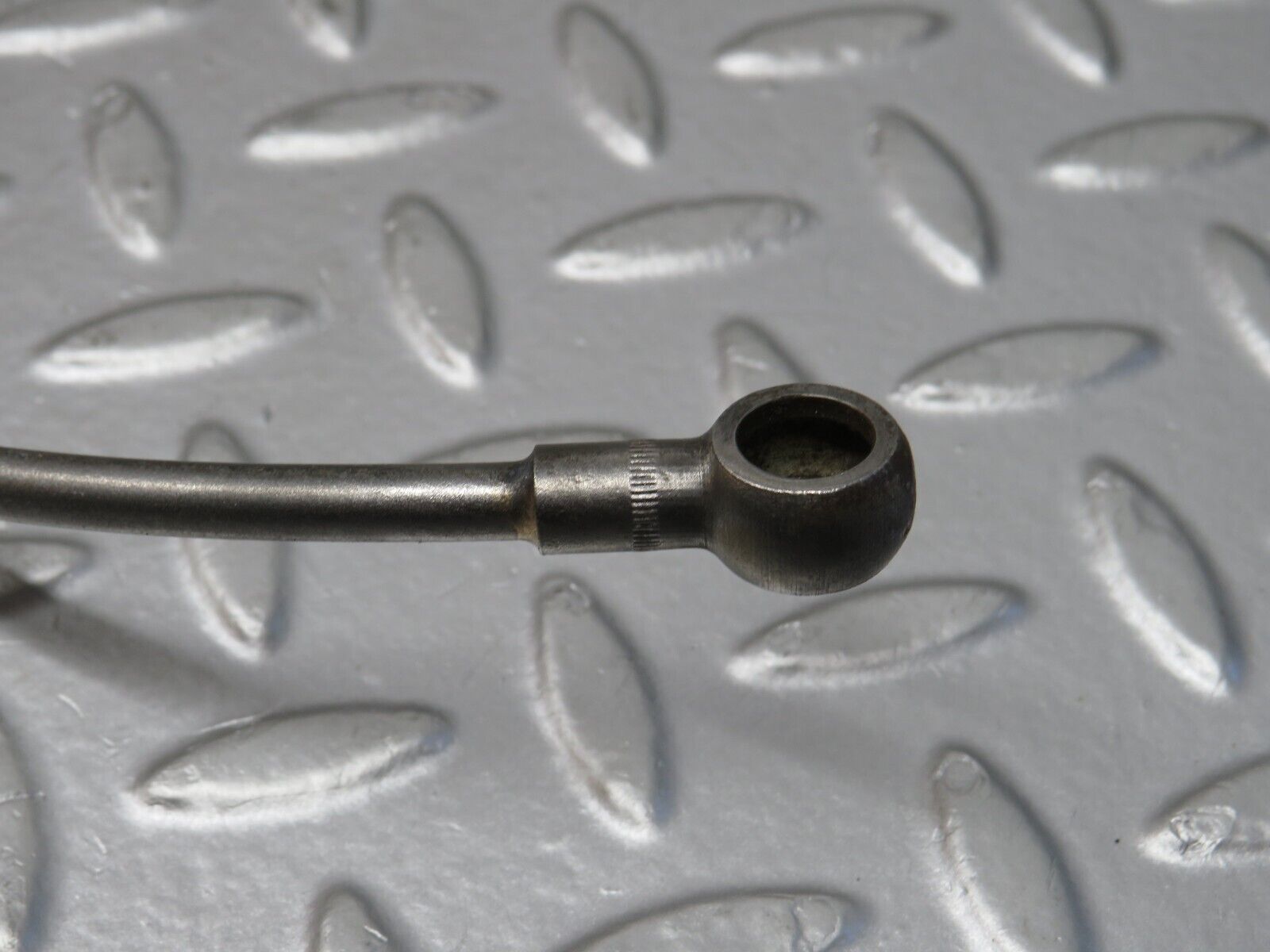 32879 Mercedes-Benz C107 R107 350 V8 Oil Pressure Hose Pipe