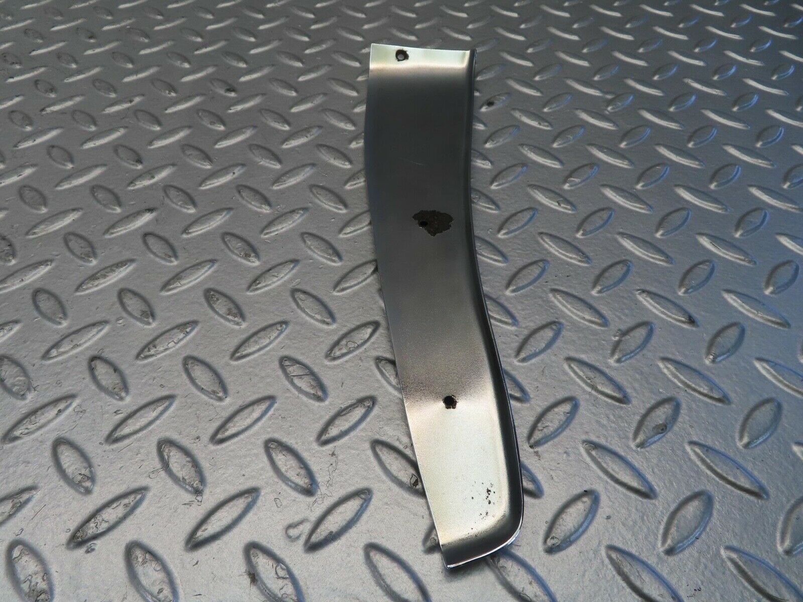 11656 Mercedes-Benz R107 450SL Right Door Chrome Cover