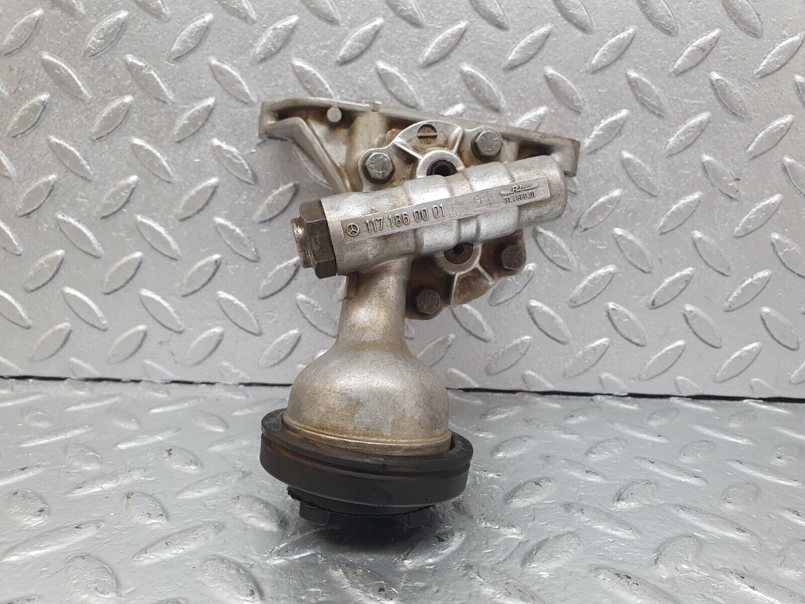 43835 Mercedes-Benz C126 380SEC Coupe Oil Pump 1171860001 1171810001