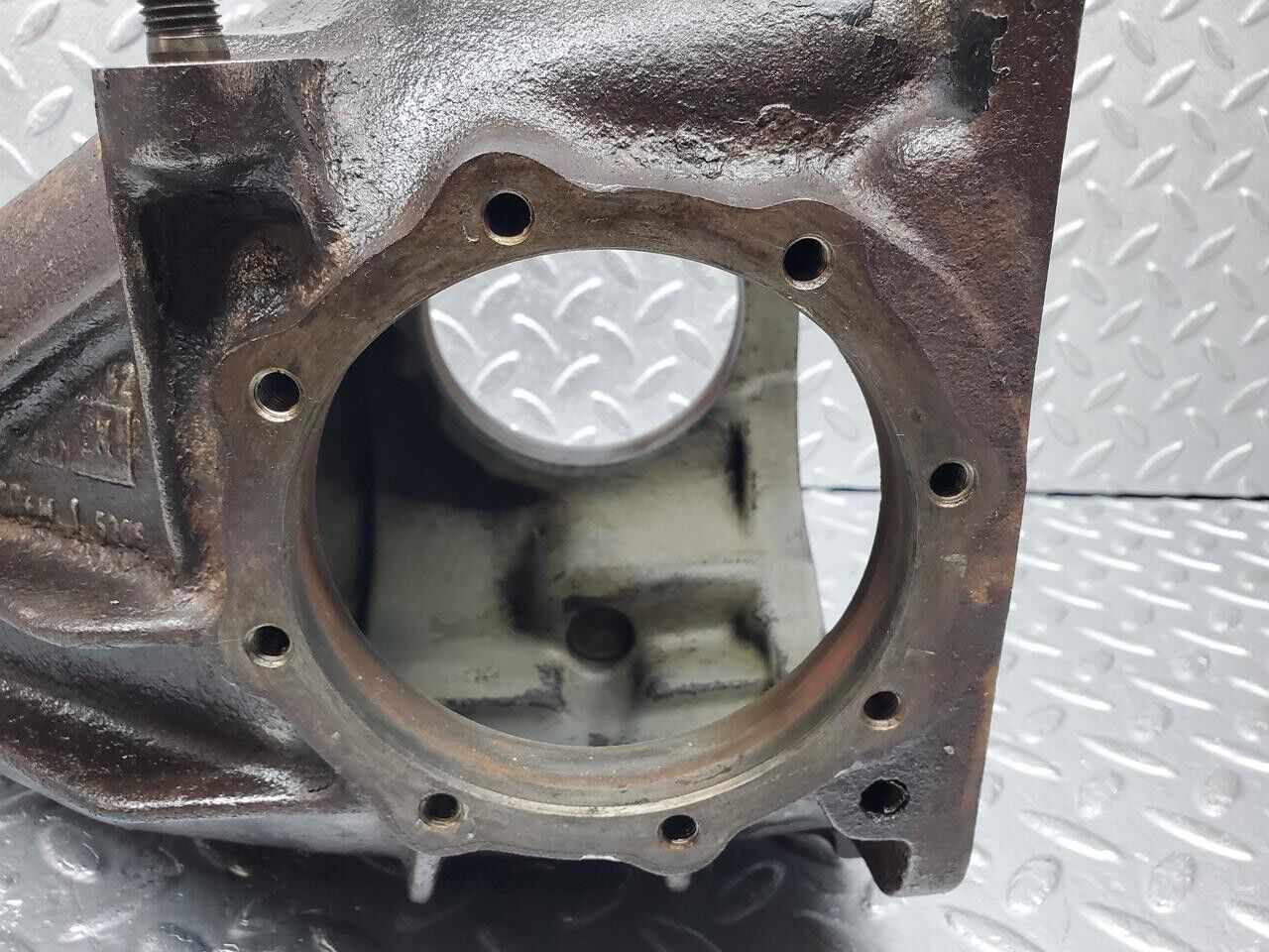 34670 Mercedes-Benz C126 380SEC Coupe Rear Differential Housing 1263511101