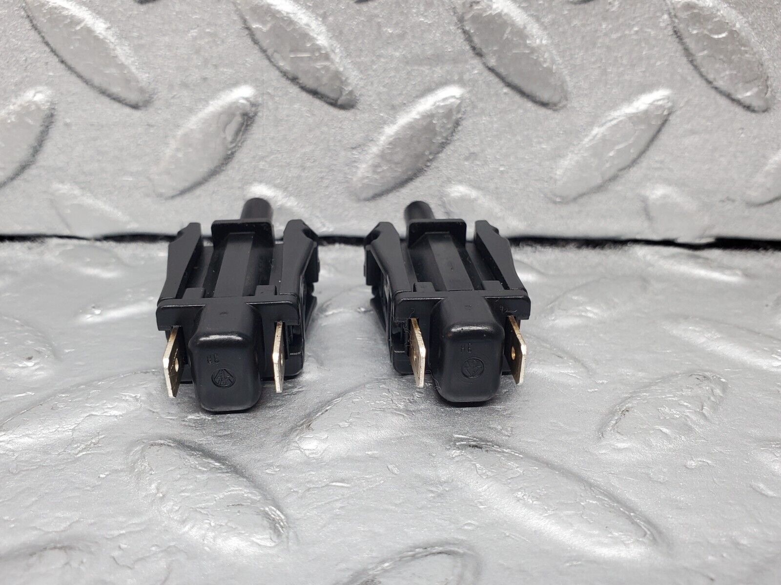 45889 Mercedes-Benz W126 420SE Door Contact Switch 2x 0015458714