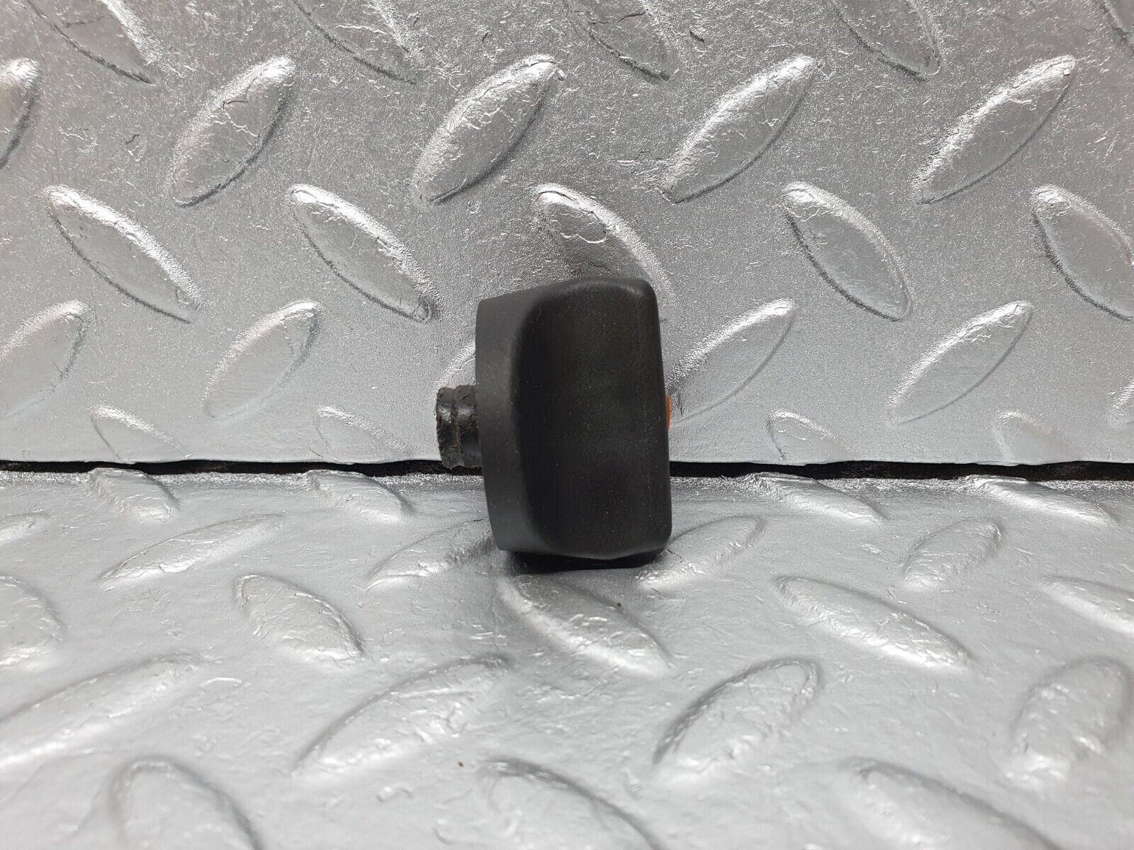 41676 Mercedes-Benz W124 200E Headlight Switch Knob