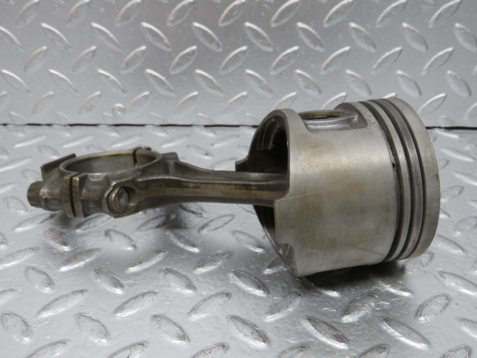 32777 Mercedes-Benz C107 R107 350 V8 Piston With Connecting Rod 92mm 11607