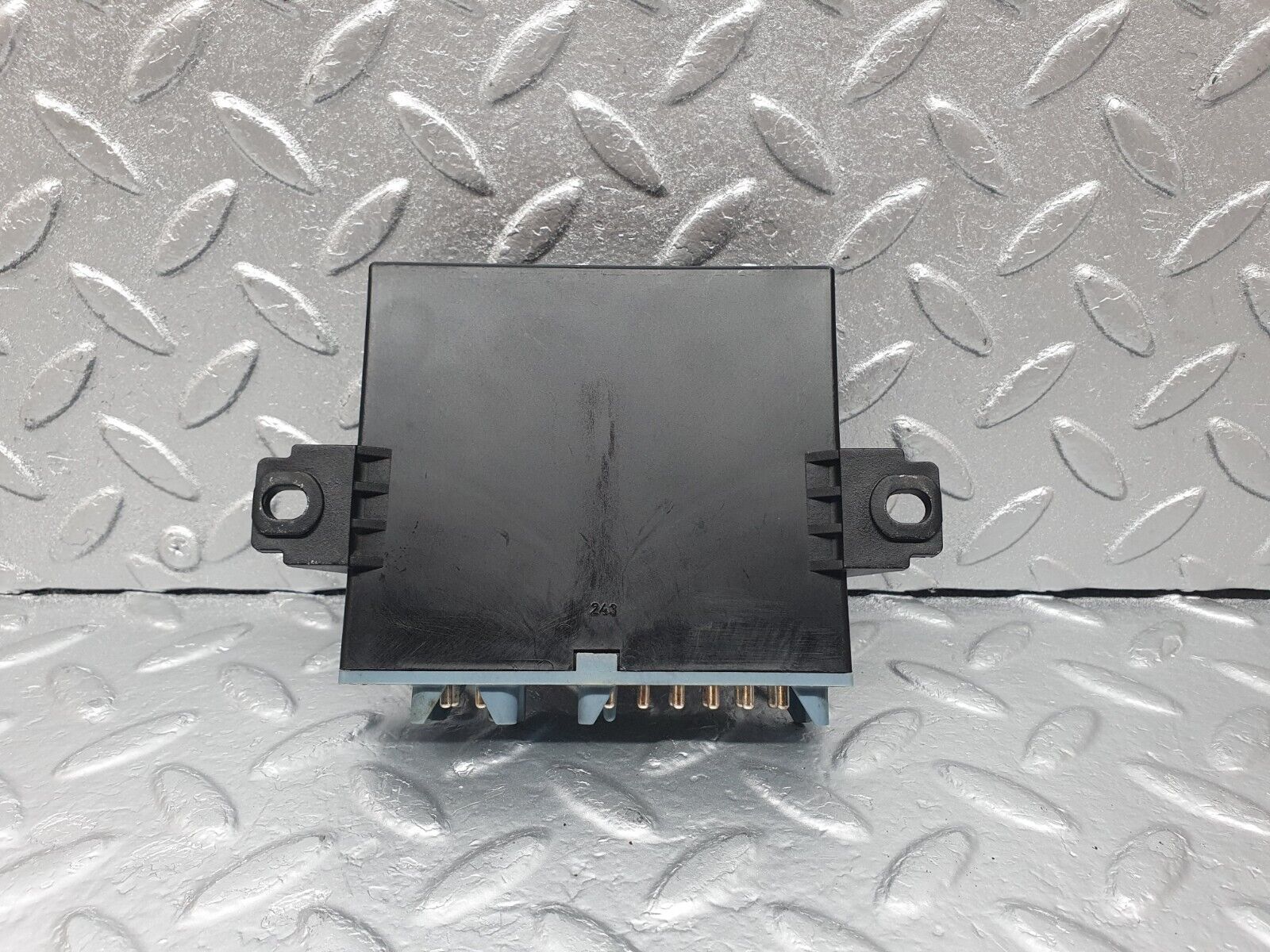 43520 Mercedes-Benz C126 380SEC Coupe Comfort Control Unit 0008220703 1147328020