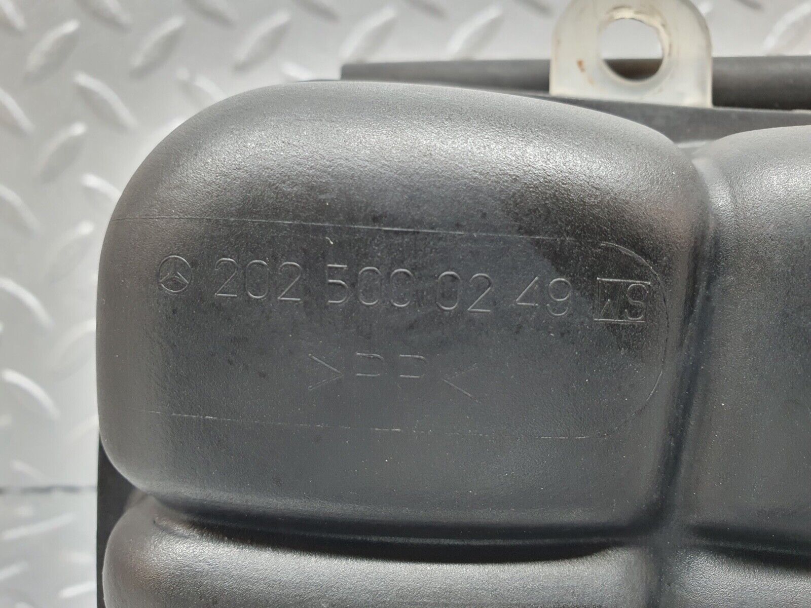 42010 Mercedes-Benz W202 C200 Coolant Reservoir Tank 2025000249 1245000406