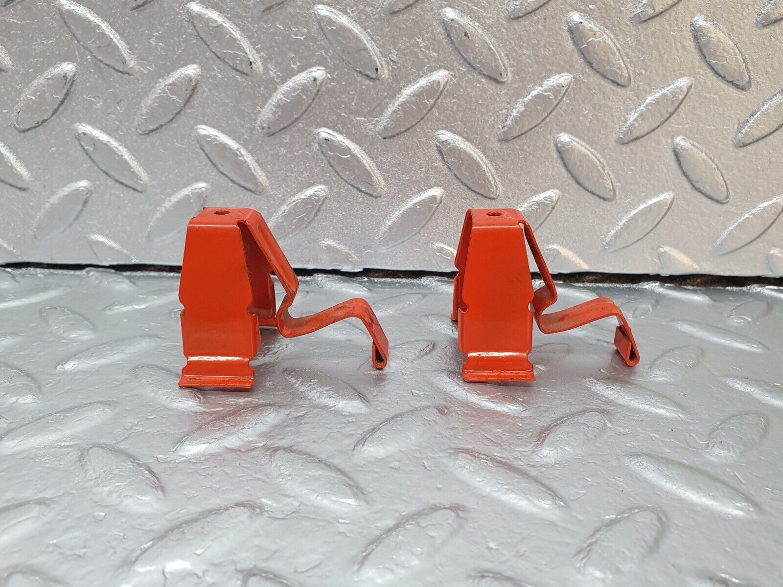 42527 Mercedes-Benz R129 320SL Coupe Rear Seat Holder 2x