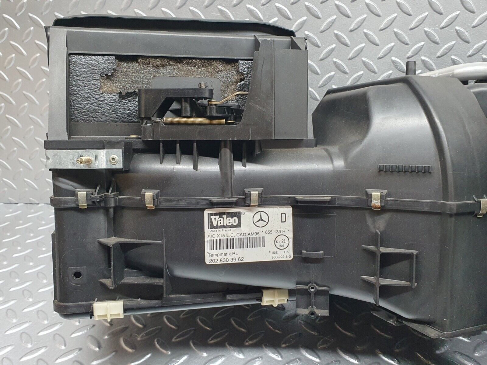 41995 Mercedes-Benz W202 C200 Heater Box Blower Housing Valeo 2028303962