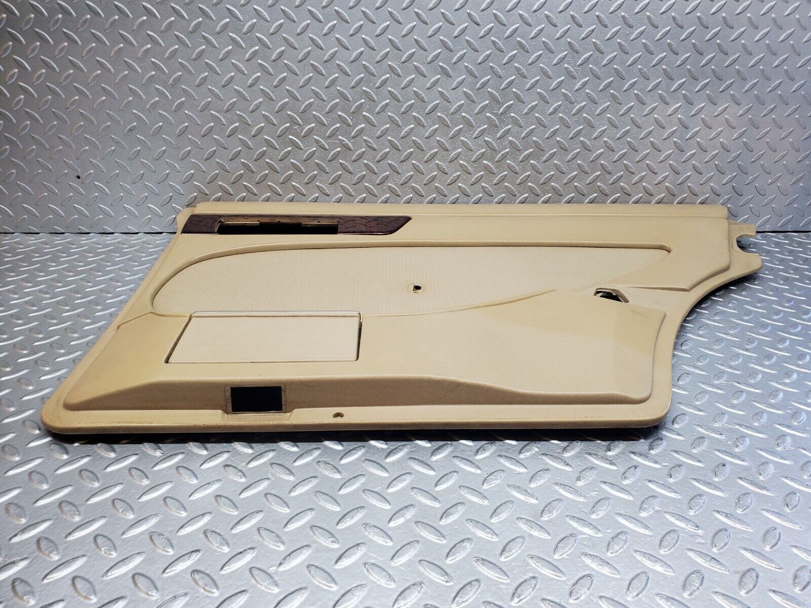 45720 Mercedes-Benz W126 420SE Rear Right Door Card Beige 1267370270