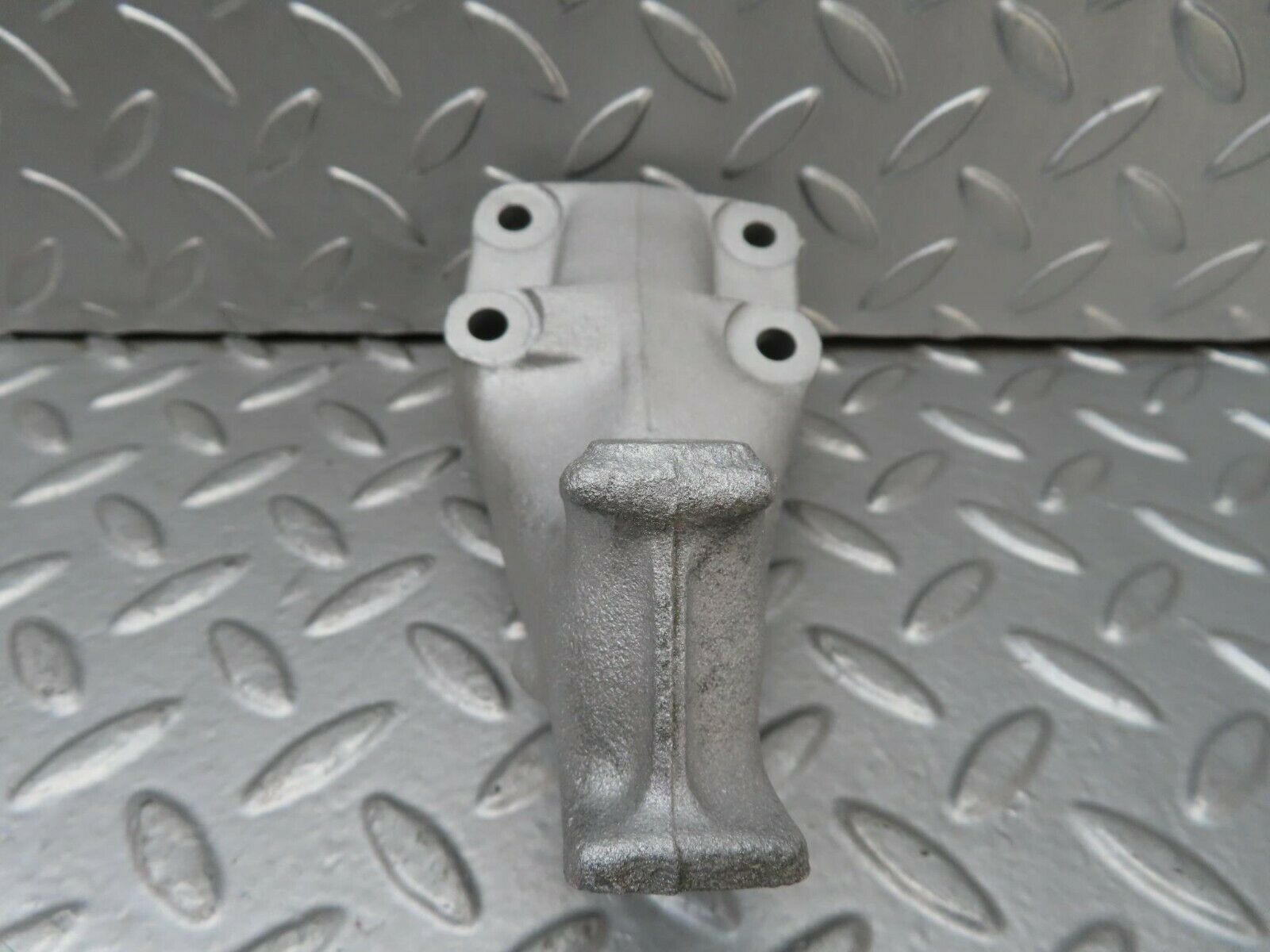 15660 Mercedes-Benz R107 450SL Engine Mount Bracket Right Side 116223460