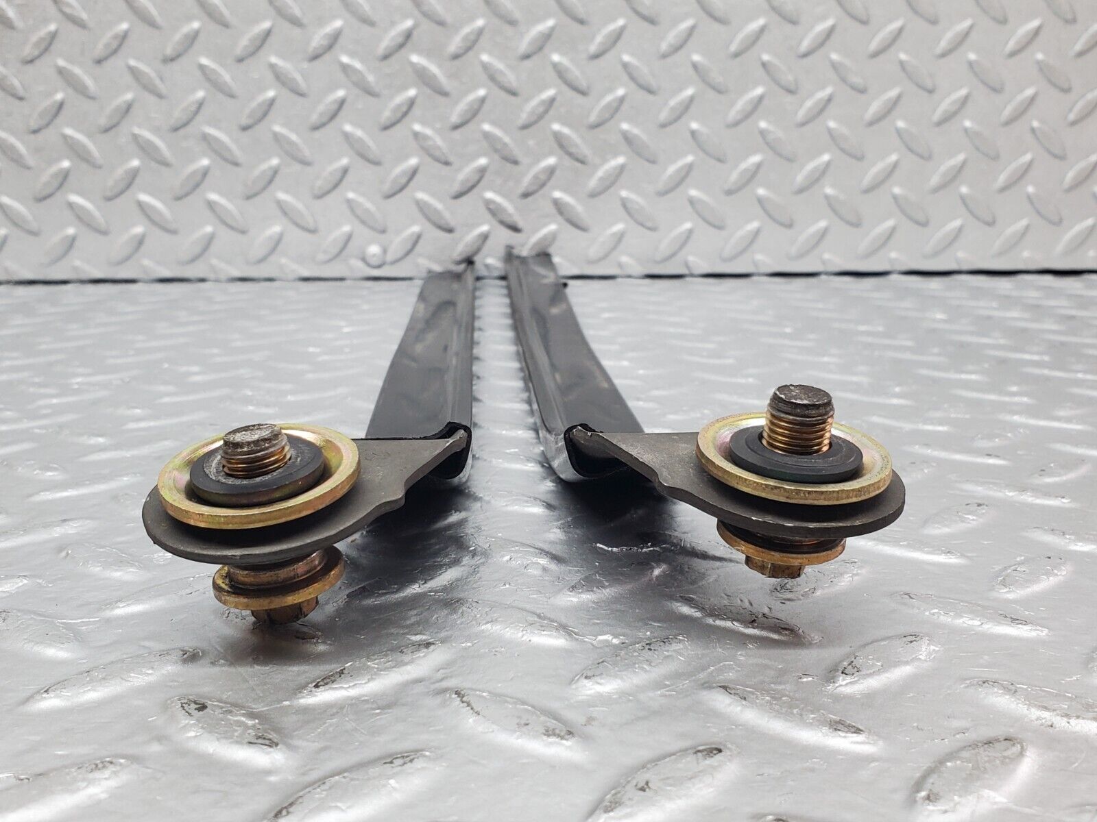 45847 Mercedes-Benz W126 420SE Seat Belt Runner Pair