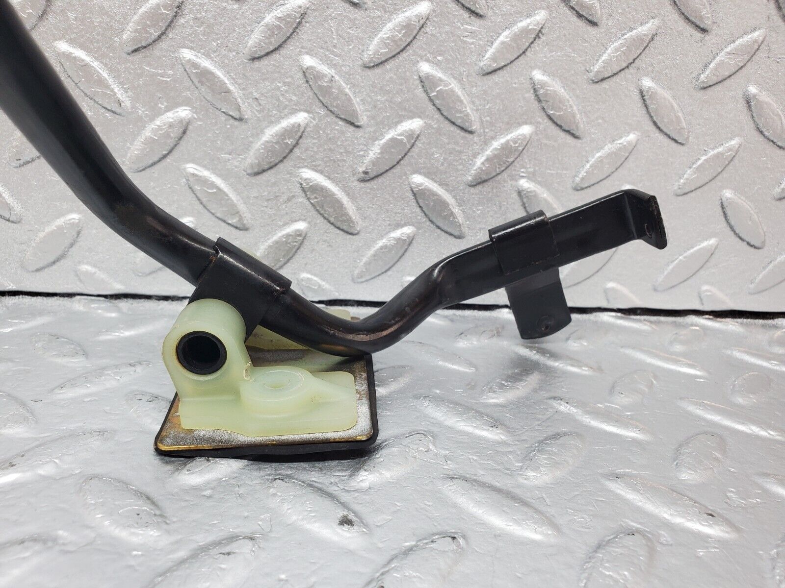 45780 Mercedes-Benz W126 420SE Accelerator Pedal Linkage