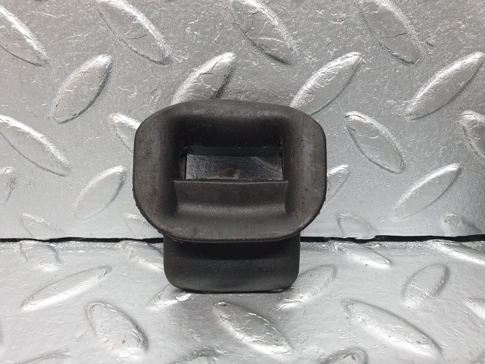 41876 Mercedes-Benz W202 C200 Rear Door Check Strap Rubber Seal 2x 2027372430