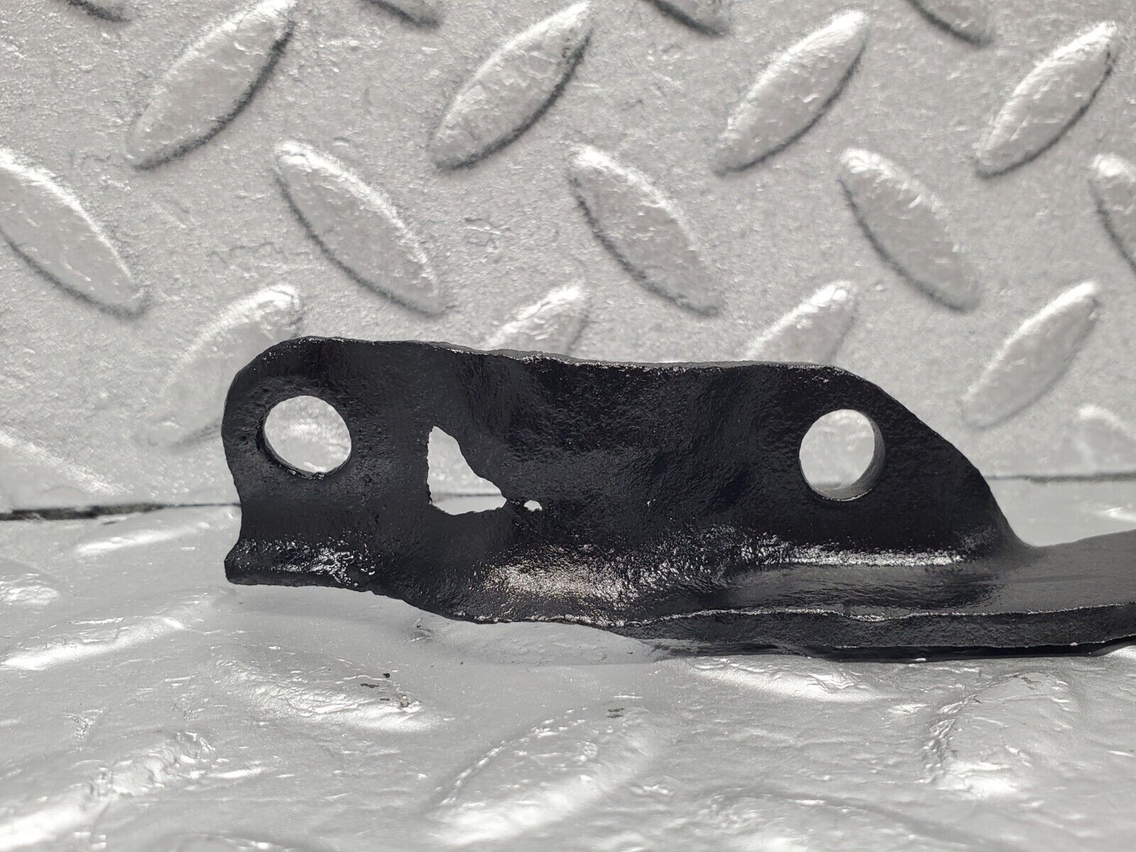 46394 Mercedes-Benz C123 280CE Coupe Exhaust Bracket