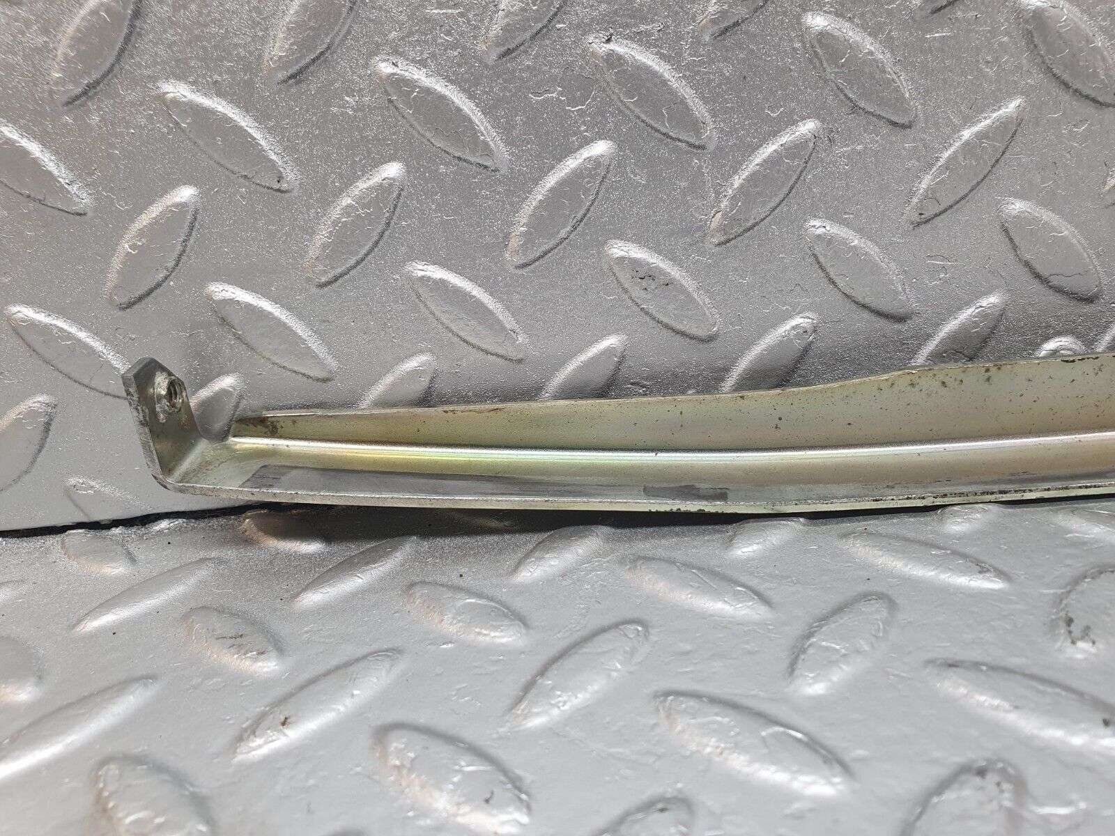 42432 Mercedes-Benz R129 320SL Coupe Right Door Rear Window Channel