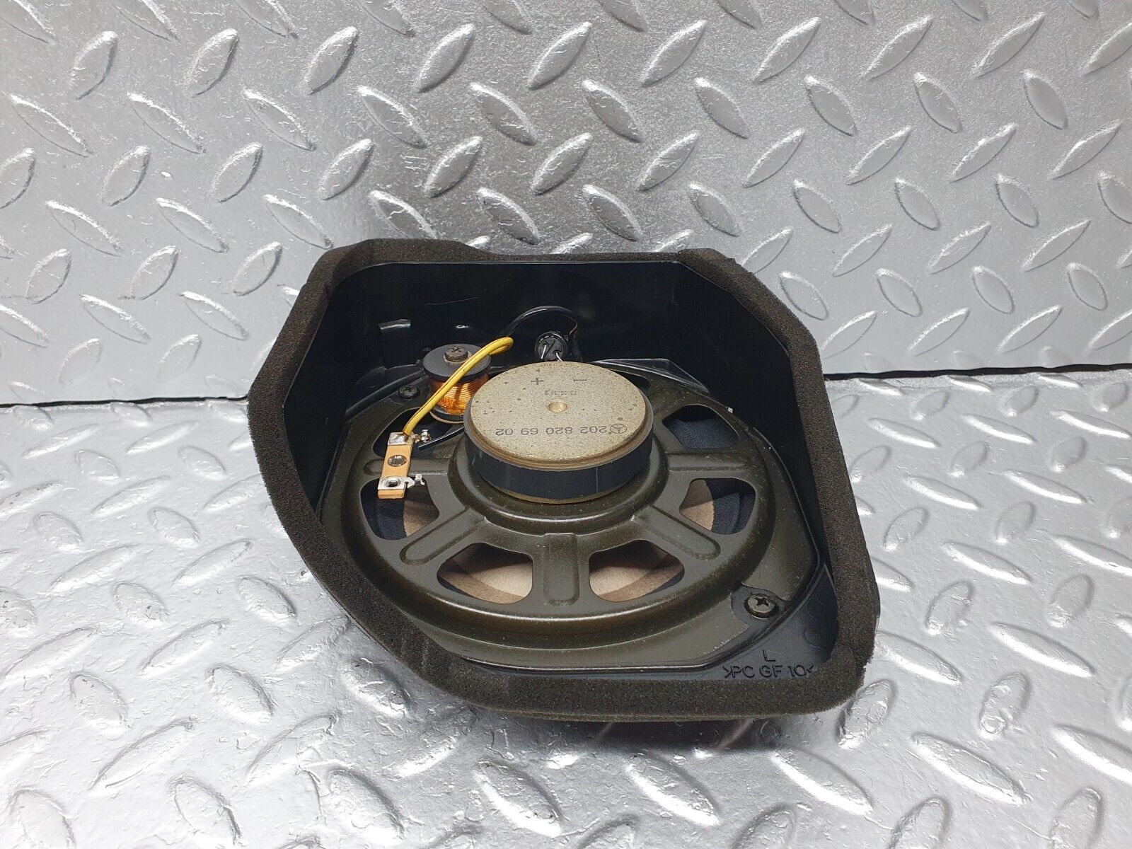 41789 Mercedes-Benz W202 C200 Front Door Loudspeaker Left 2028206902