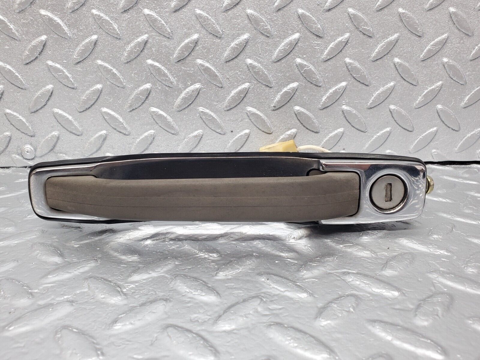 45645 Mercedes-Benz W126 420SE Front Right Door Exterior Handle No Key