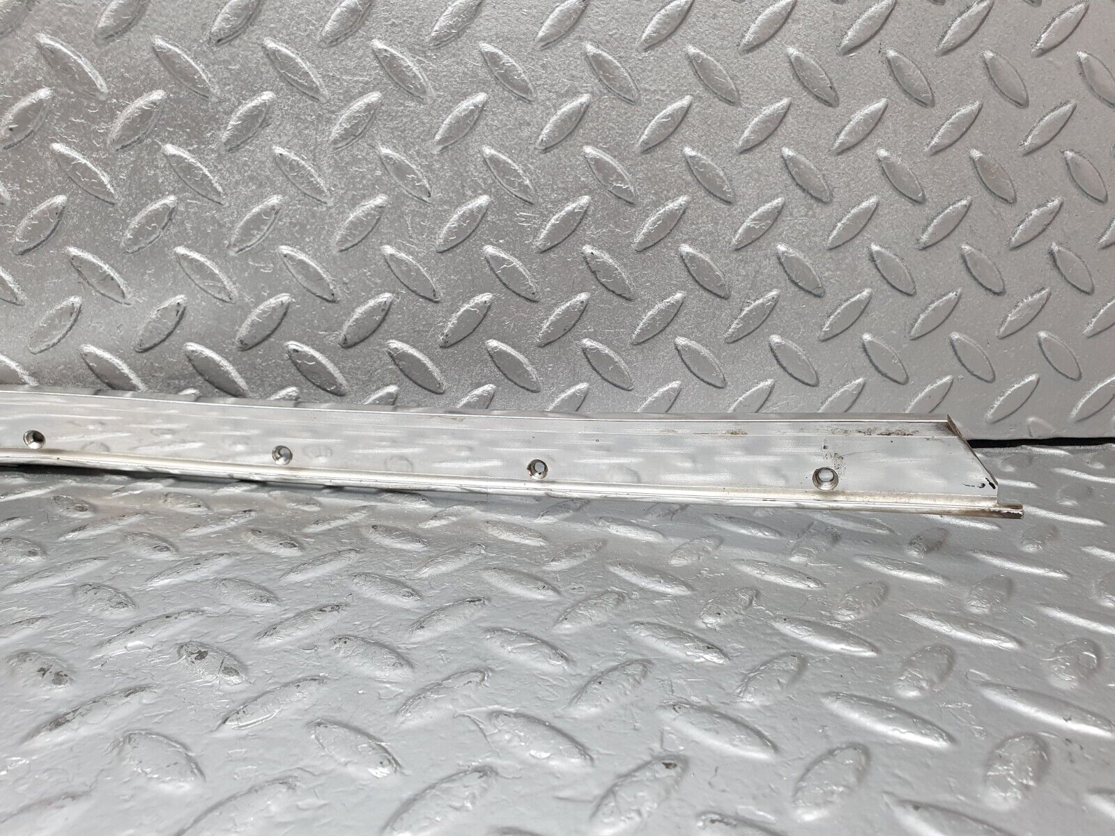 44200 Mercedes-Benz C123 230CE Coupe Chrome Roof Trim Cladding Right Side