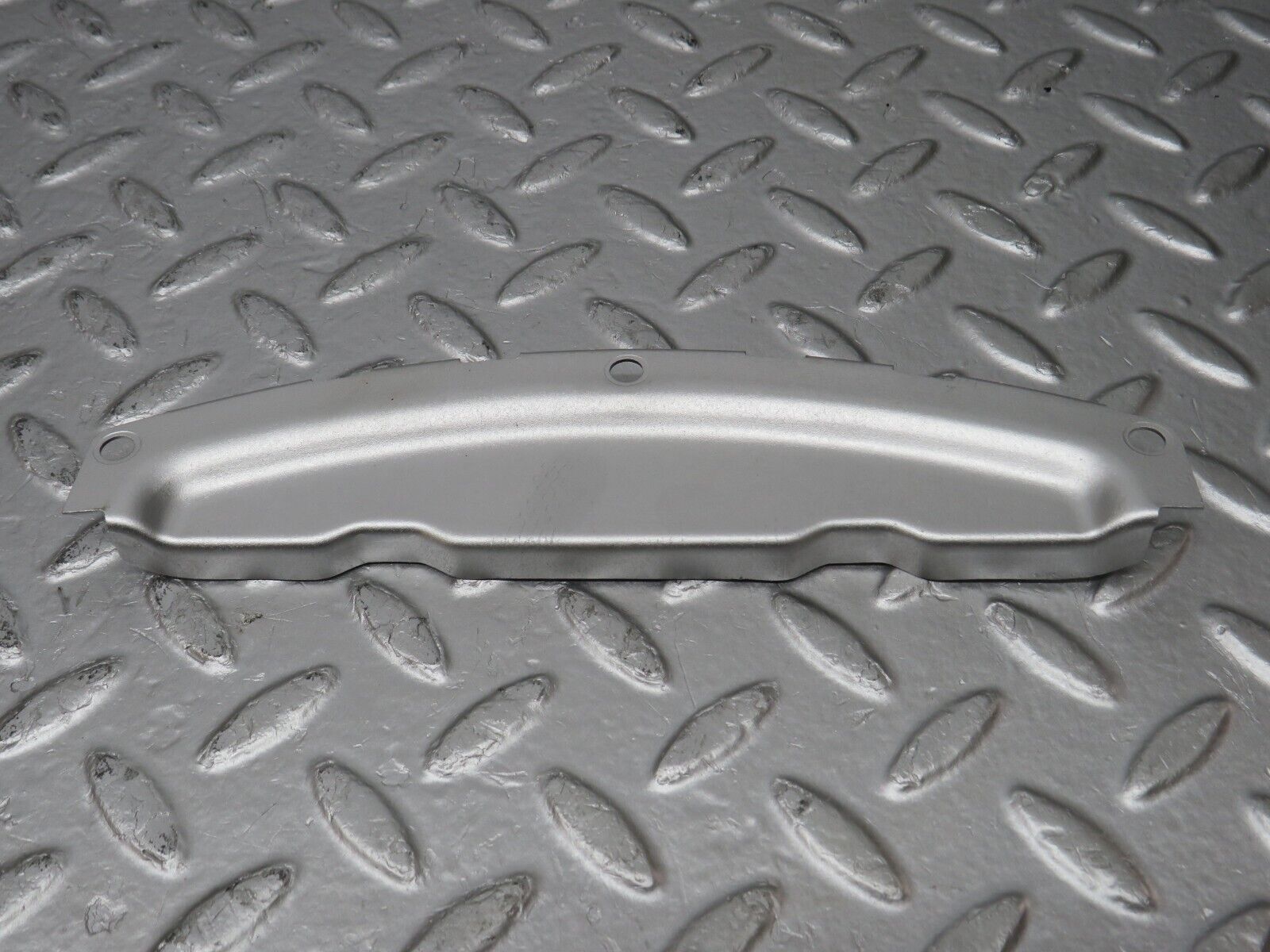 32818 Mercedes-Benz C107 R107 350 V8 Gearbox Flange Cover