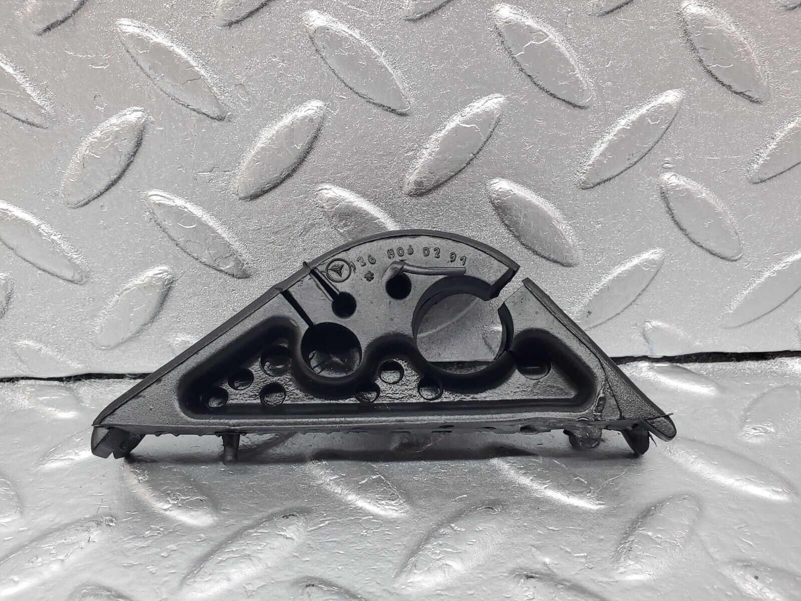 45727 Mercedes-Benz W126 420SE Firewall Grommet 1268050291