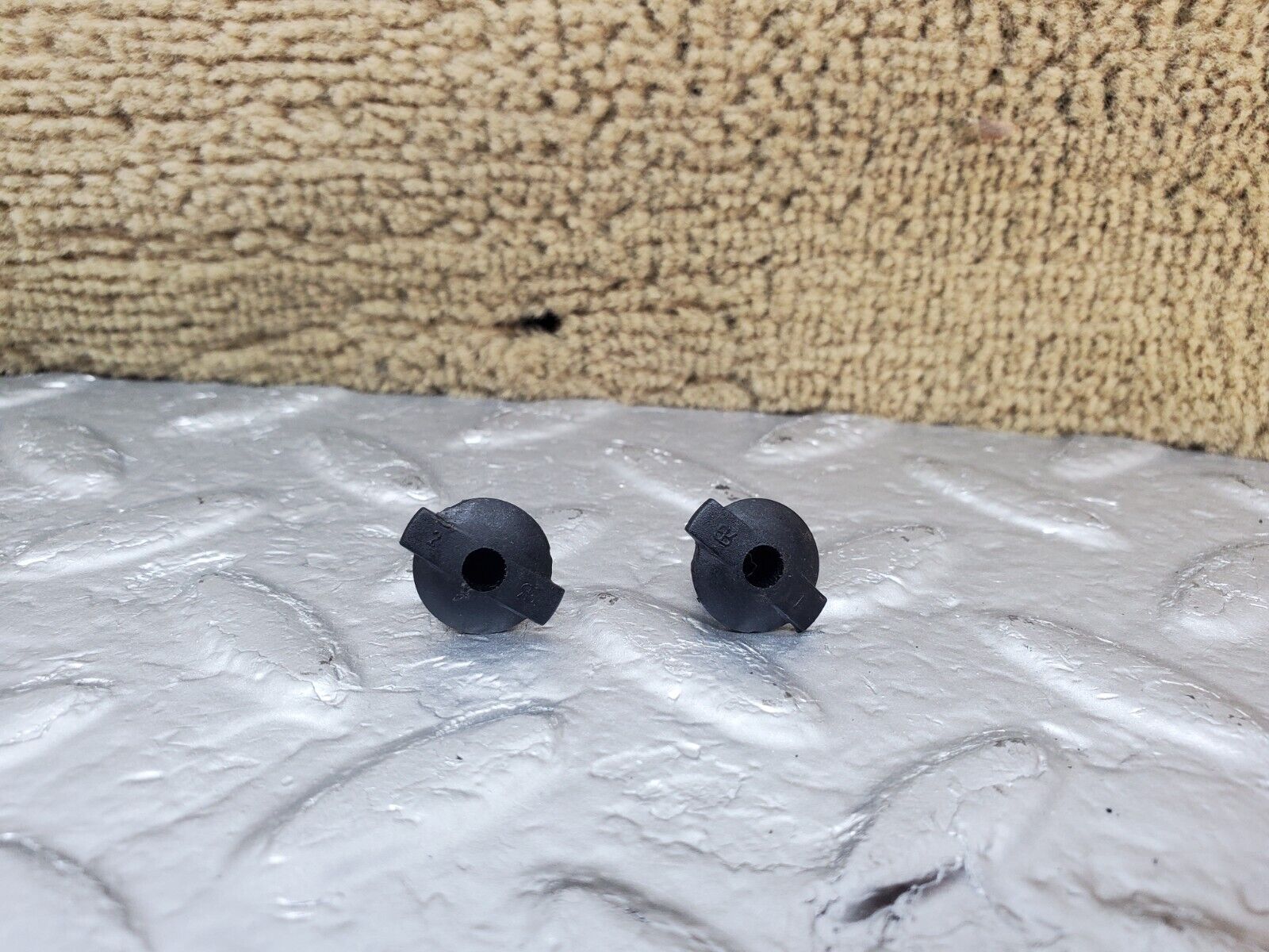 45697 Mercedes-Benz W126 420SE Front Left Door Sill Carpet Beige