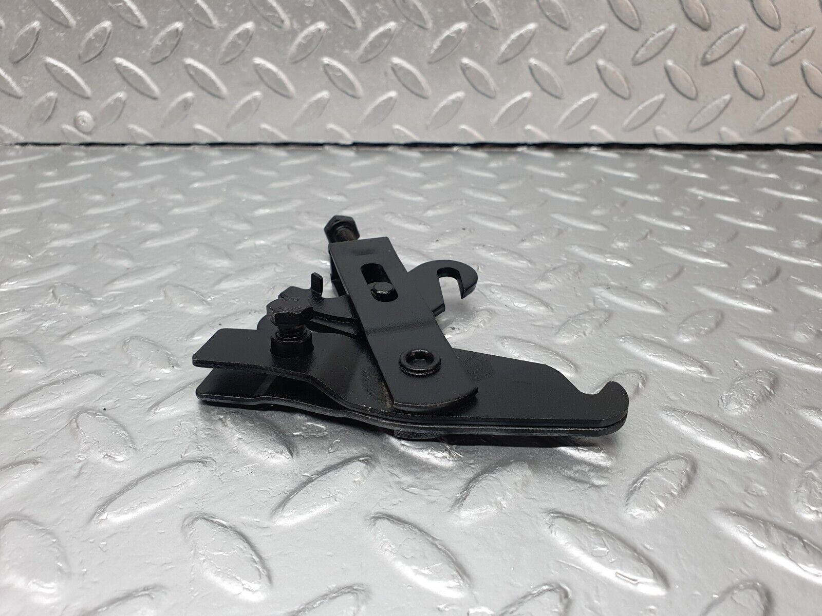 42834 Mercedes-Benz W201 190 2.0L Handbrake Adjusting Handbrake Regulator