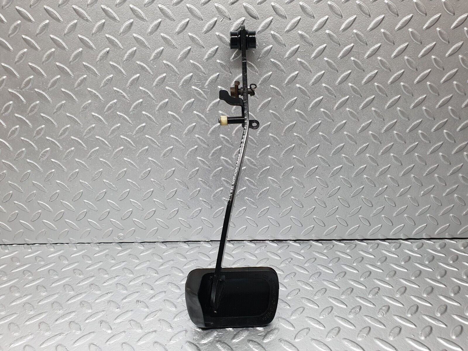 41967 Mercedes-Benz W202 C200 Brake Pedal With Rubber 1232910082