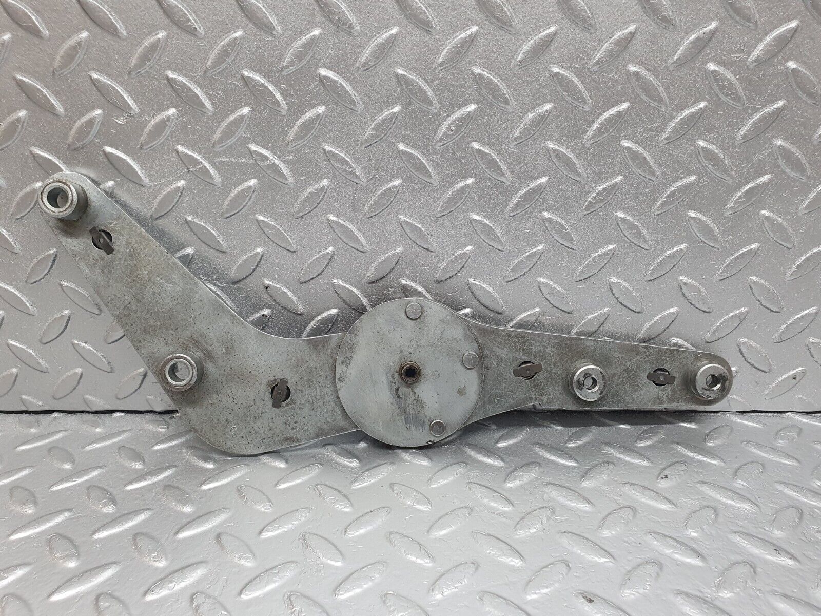 43331 Mercedes-Benz W108 280SE Front Right Seat Hinge Pair With Rod 0009106586 0009106485