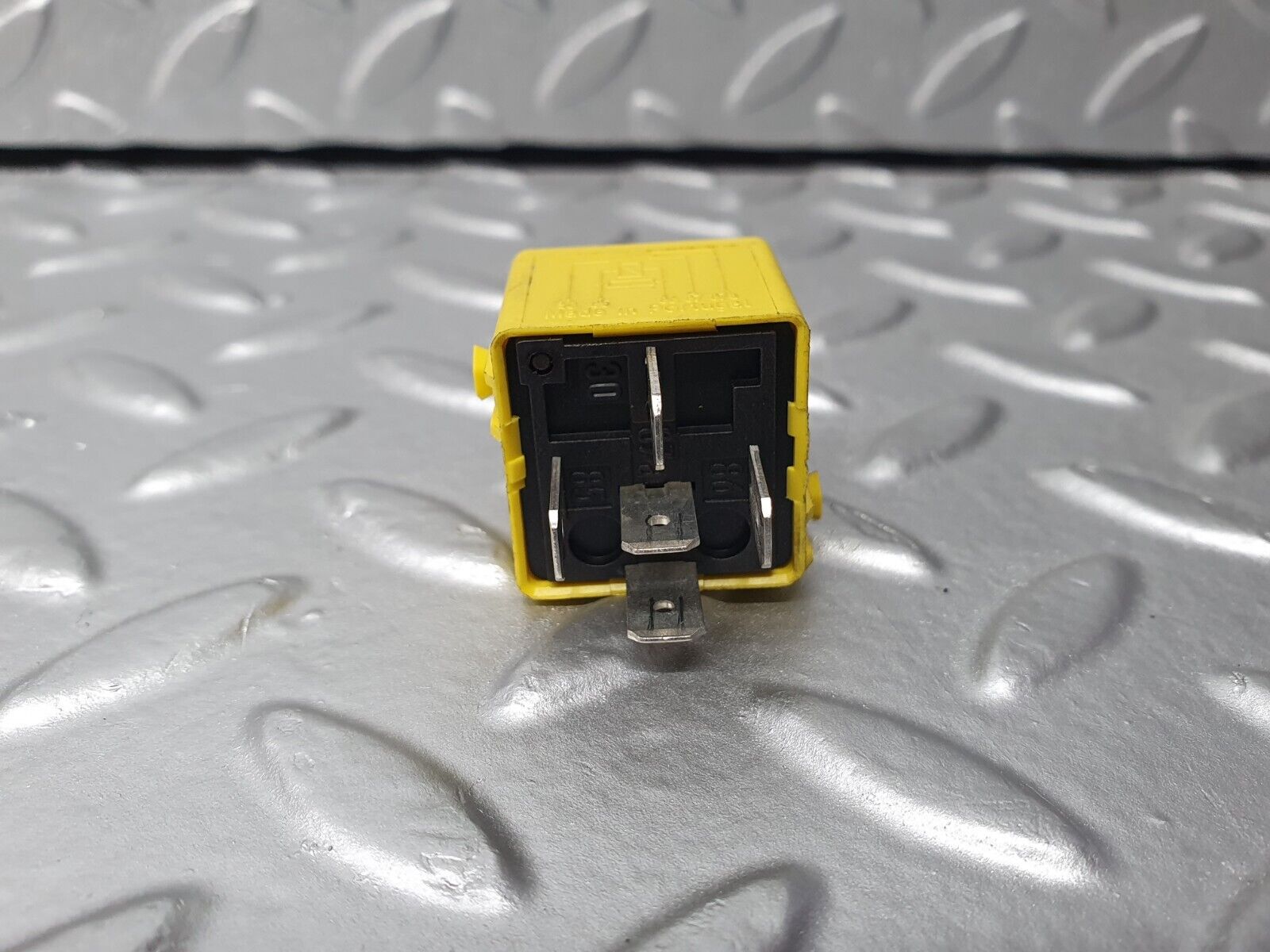 41797 Mercedes-Benz W202 C200 Multi Purpose Relay 0025421419