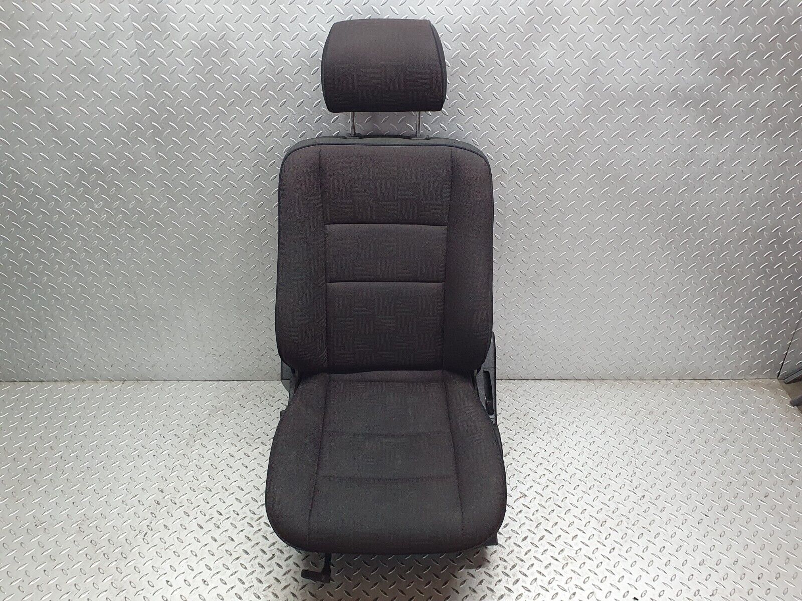 41812 Mercedes-Benz W202 C200 Front Left Passenger Seat
