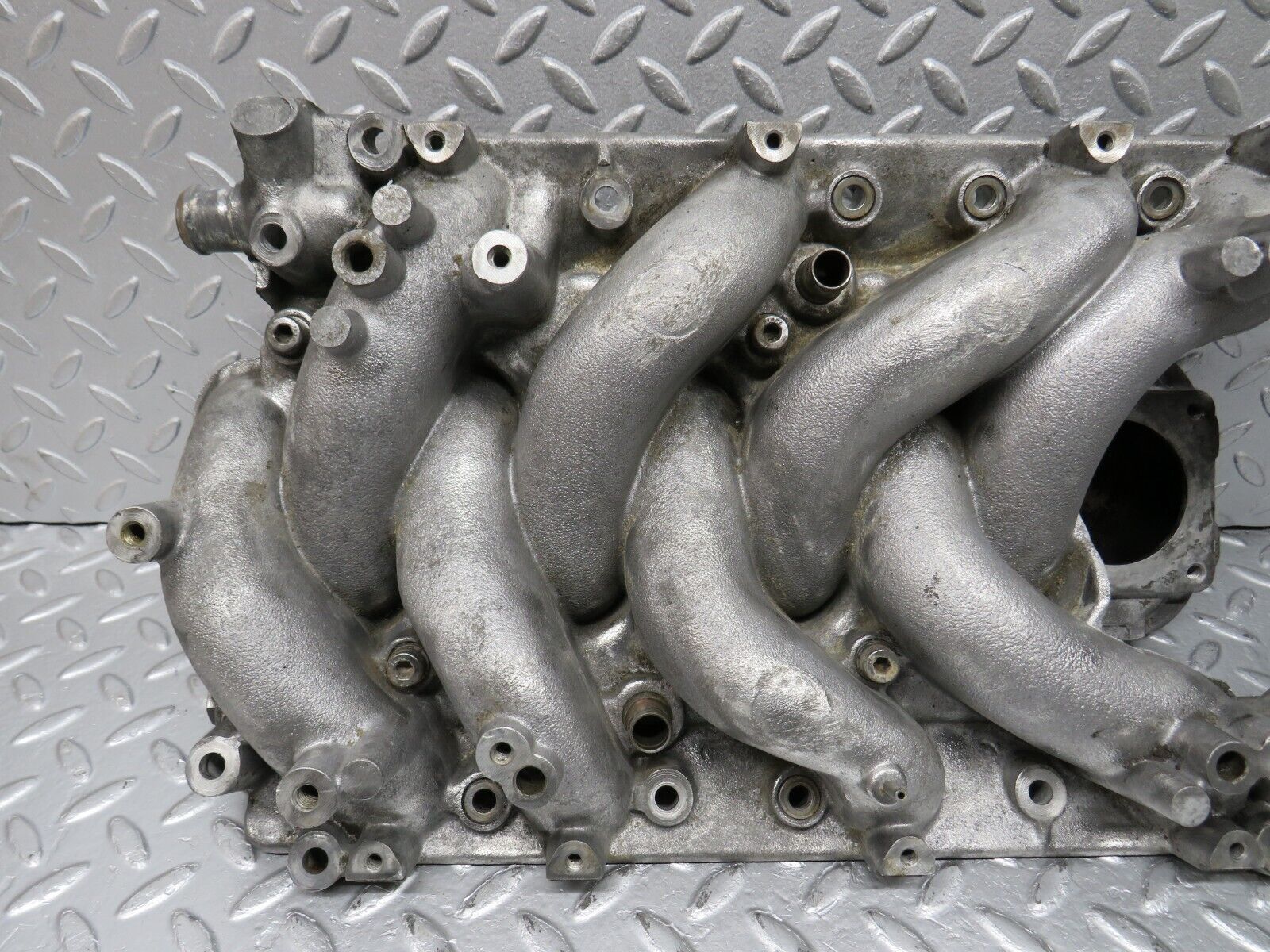 39896 Mercedes-Benz R107 350SL Air Intake Manifold 1161413501 1171412201