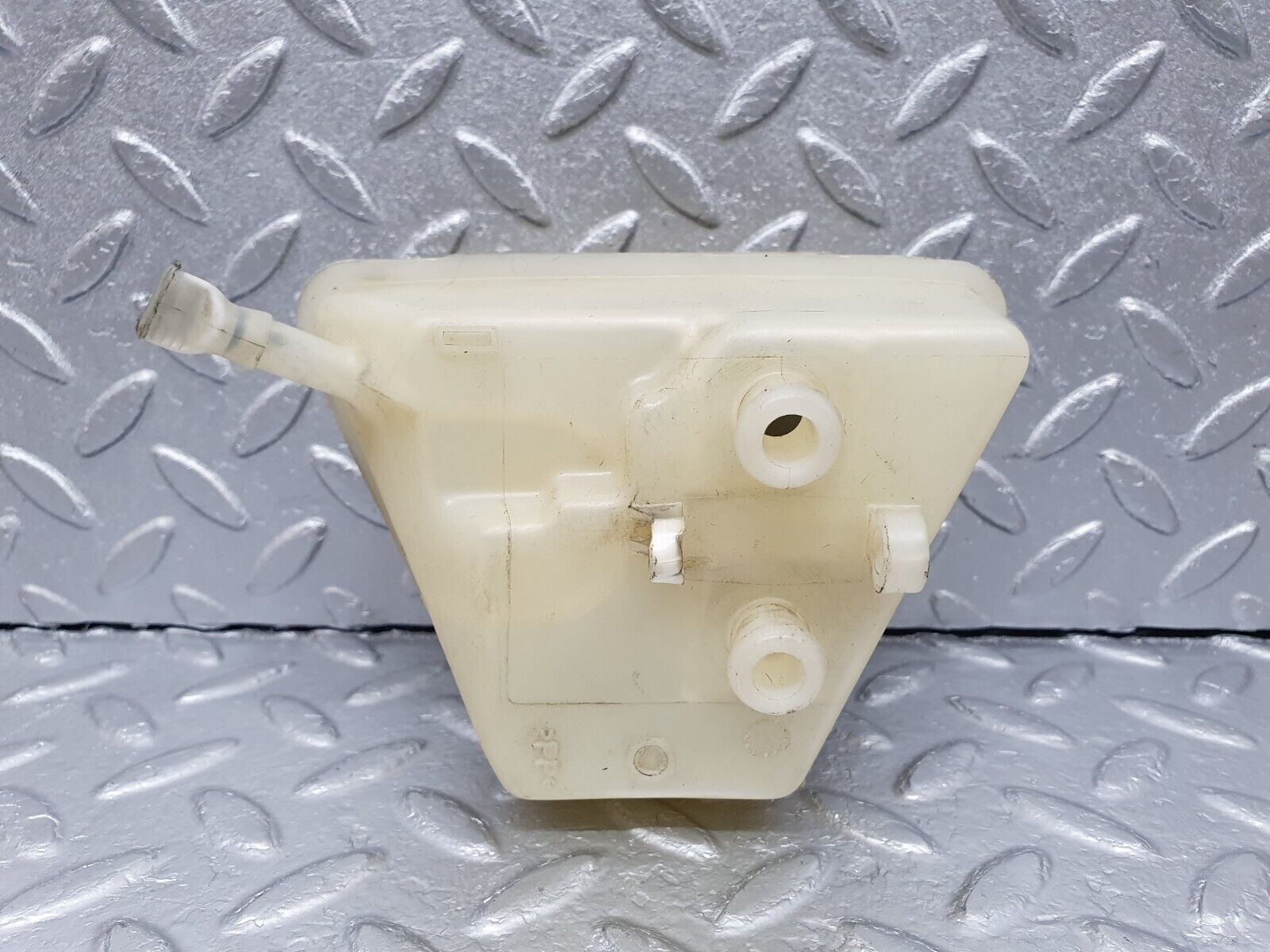 41823 Mercedes-Benz W202 C200 Brake Fluid Reservoir Tank 2024300302