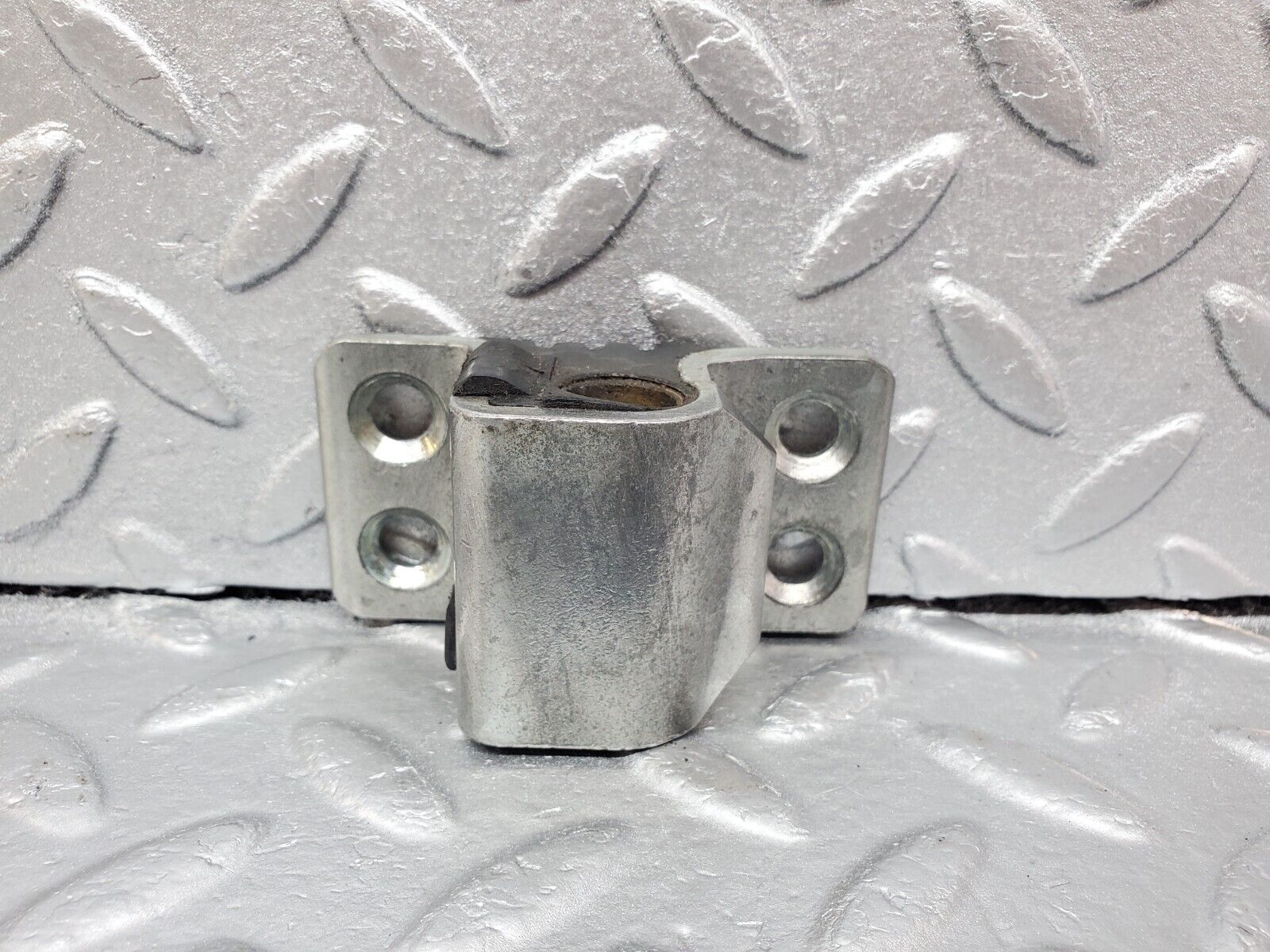 45632 Mercedes-Benz W126 420SE Right Door Lock Latch