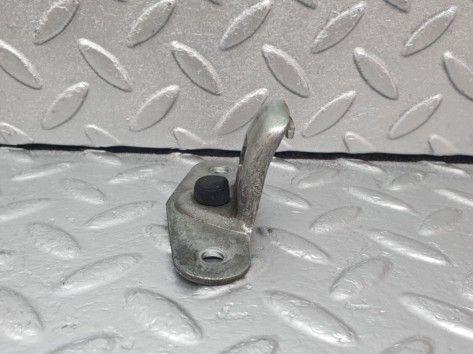 44036 Mercedes-Benz C123 230CE Coupe Trunk Lock Latch 1237580150