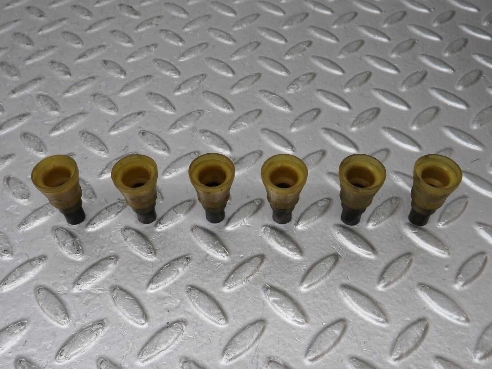 35520 Mercedes-Benz R107 280SL Fuel Injector Holder Plastic Set