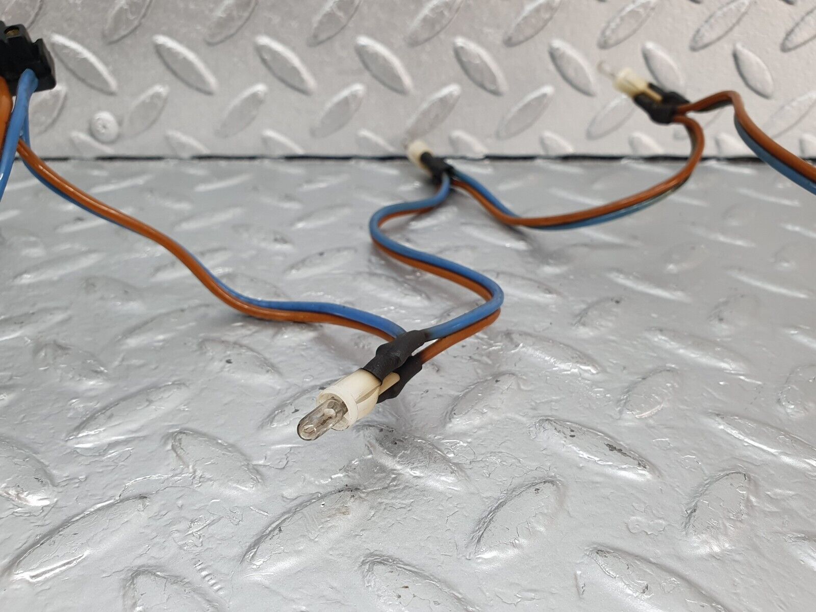 43725 Mercedes-Benz C126 380SEC Coupe Heater Control Light Wire 09968700