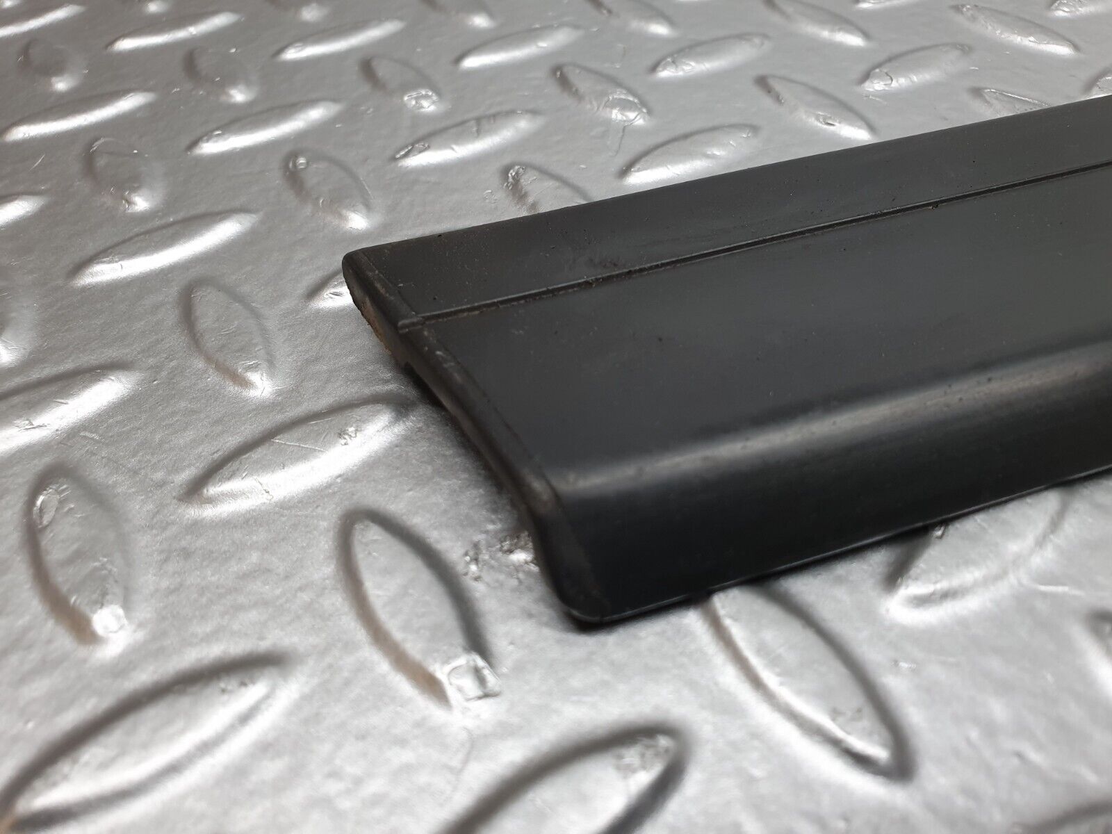 41685 Mercedes-Benz W124 200E Front Left Door Lower Moulding Trim