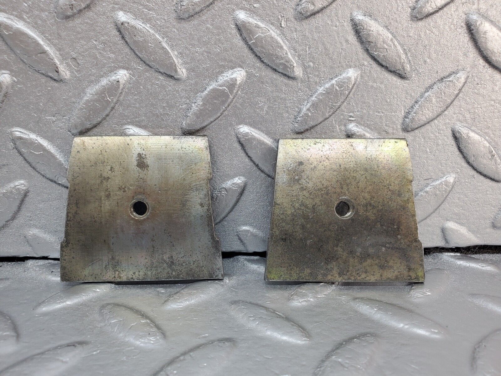 45236 Mercedes-Benz R129 300SL Coupe Door Window Guide Bracket Plastic 2x 1267250897