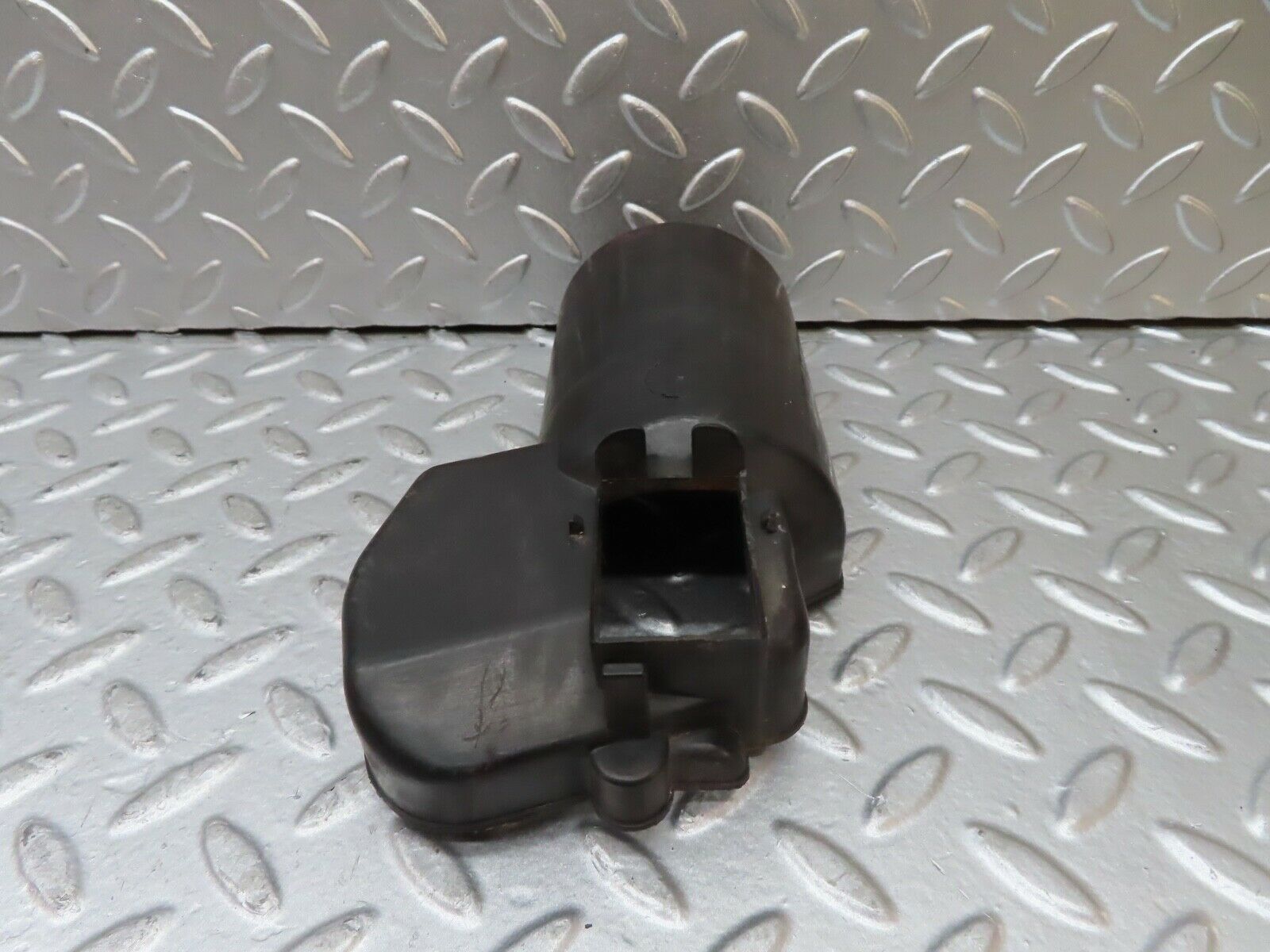 20577 Mercedes-Benz R107 450SL Wiper Motor Cover 1390591012